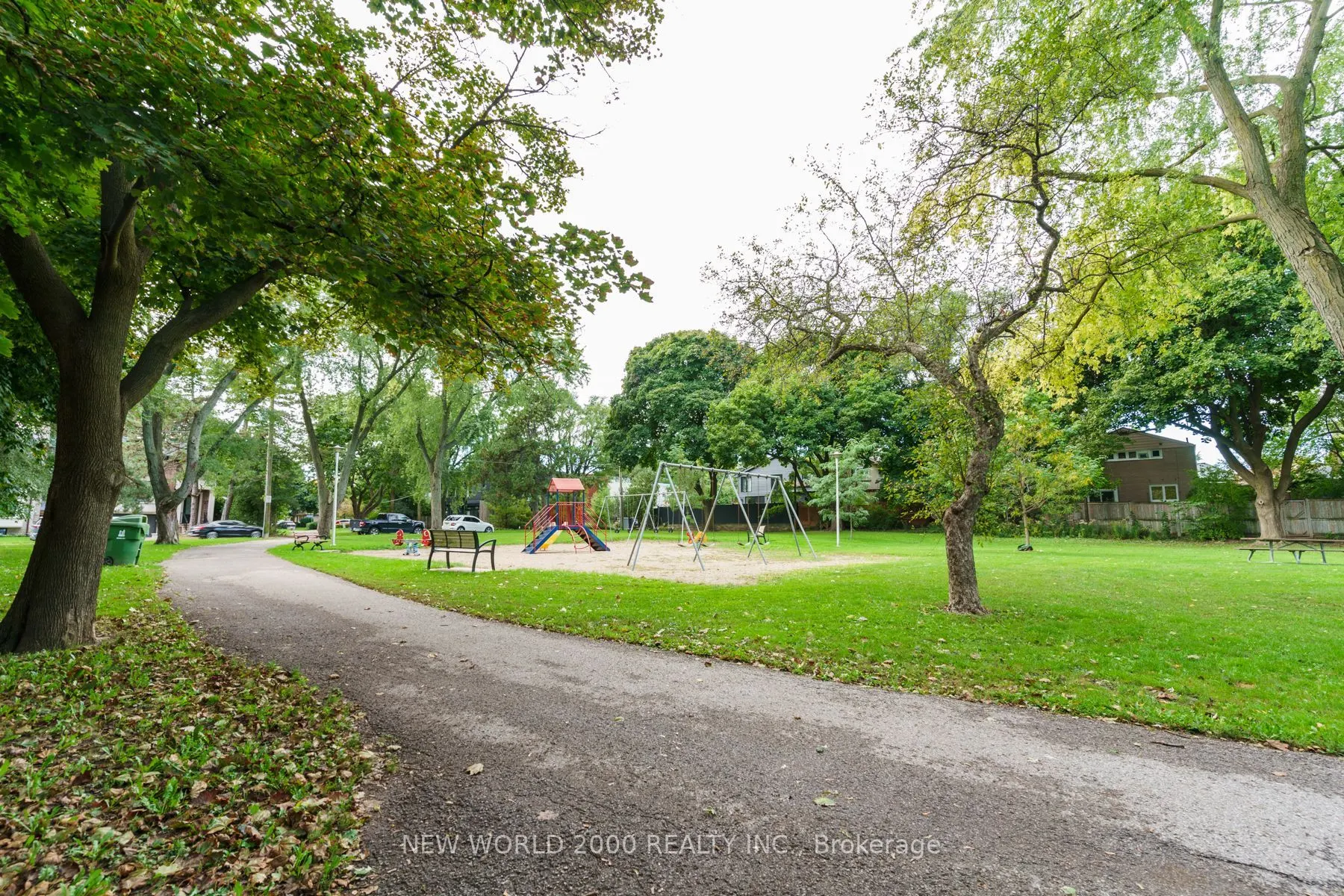 1220 Bayview Avenue, #404