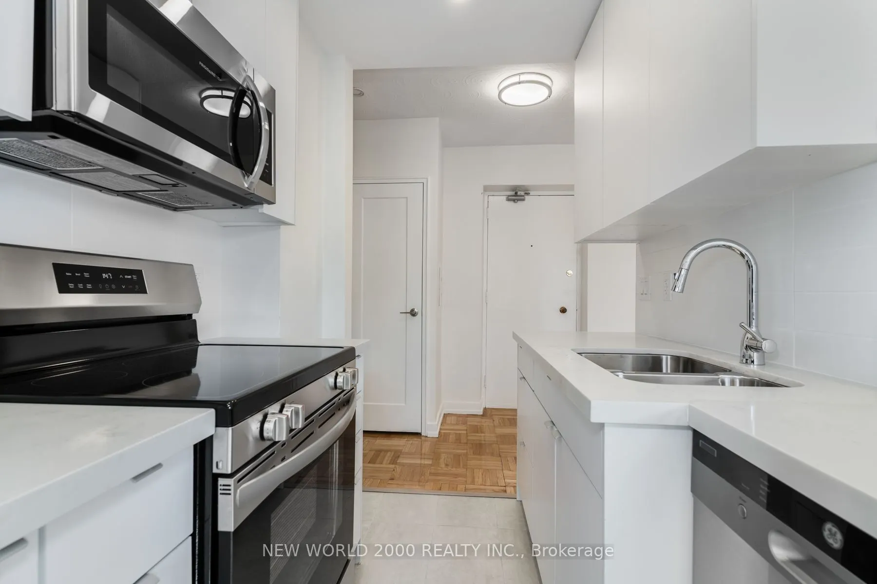 1220 Bayview Avenue, #404