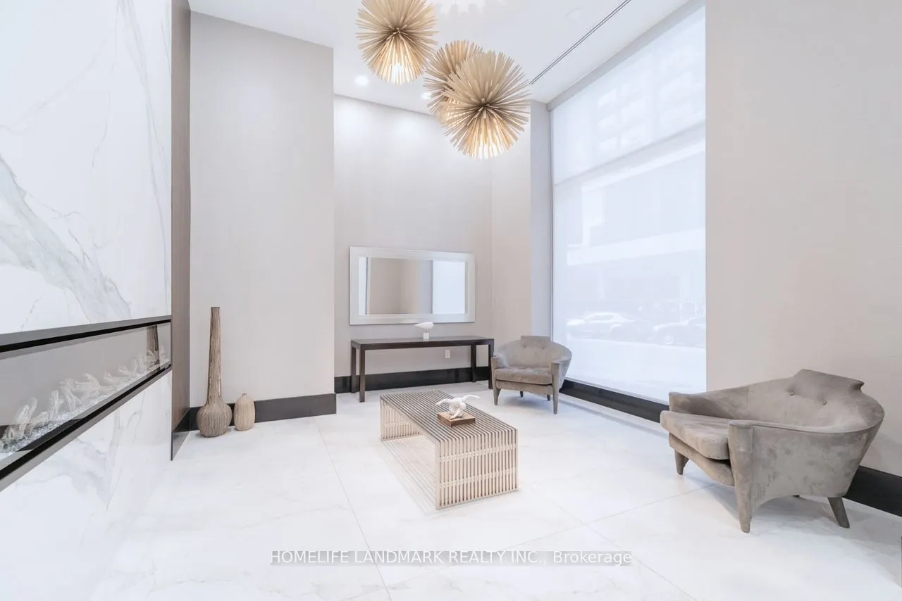 21 Balmuto Street, #3301