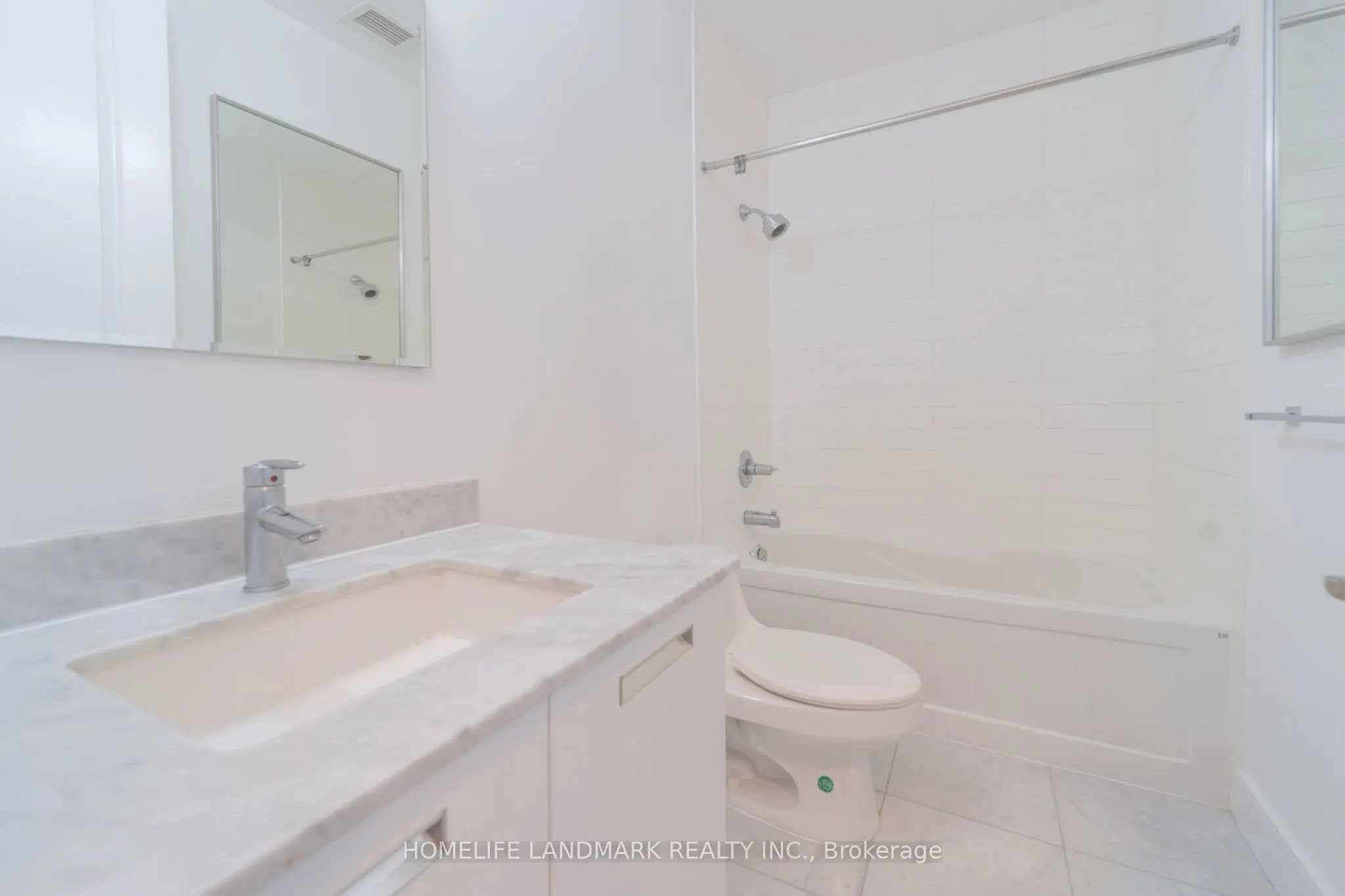21 Balmuto Street, #3301