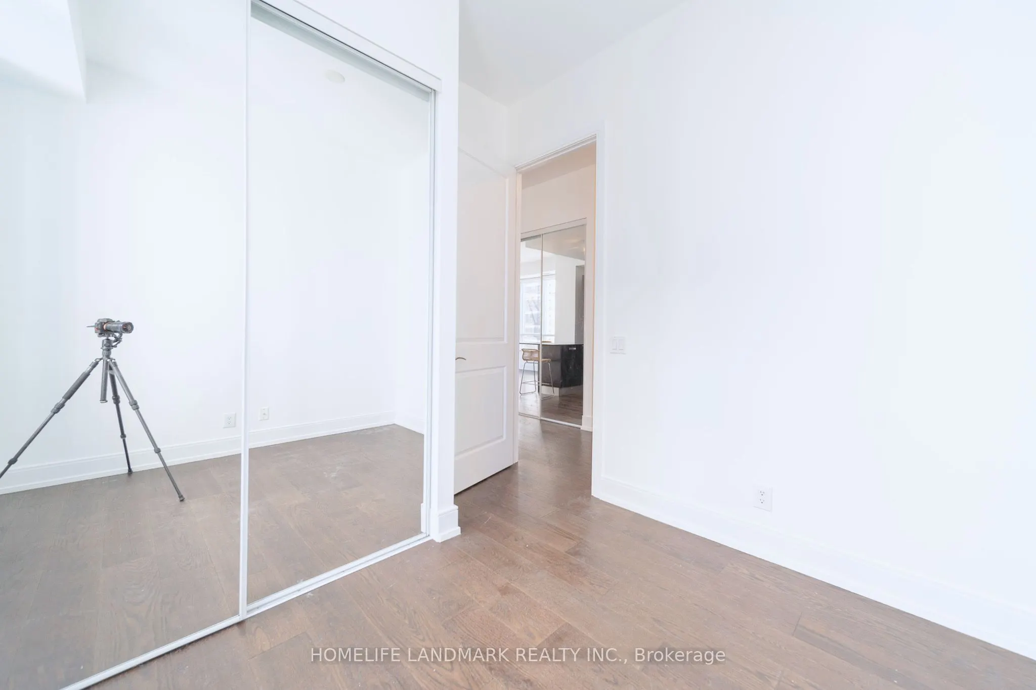 21 Balmuto Street, #3301