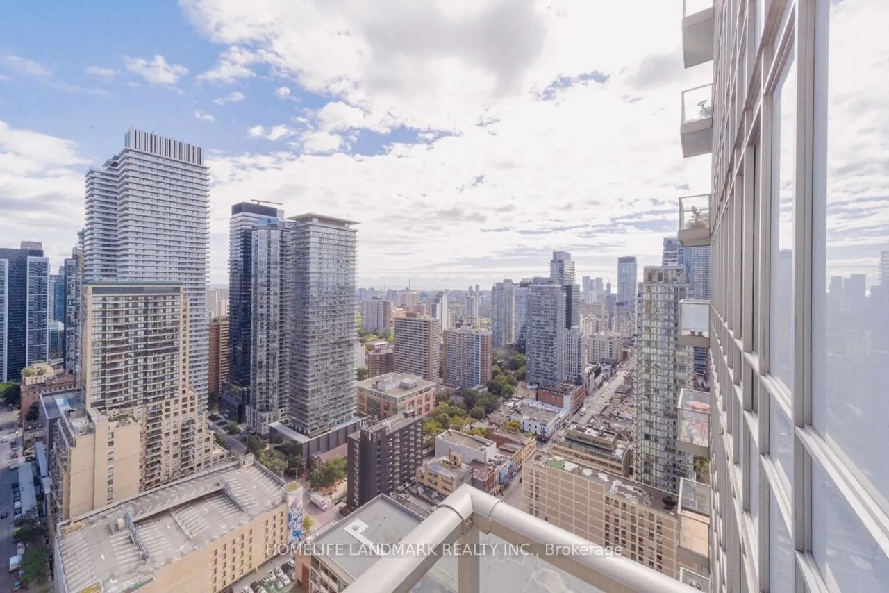21 Balmuto Street, #3301