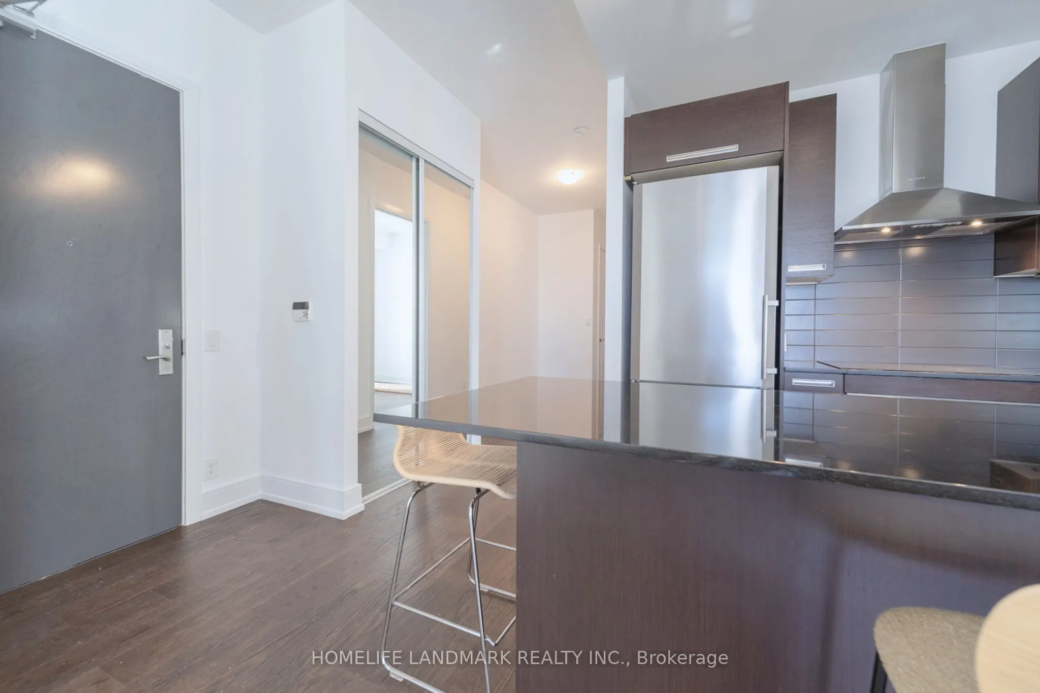 21 Balmuto Street, #3301