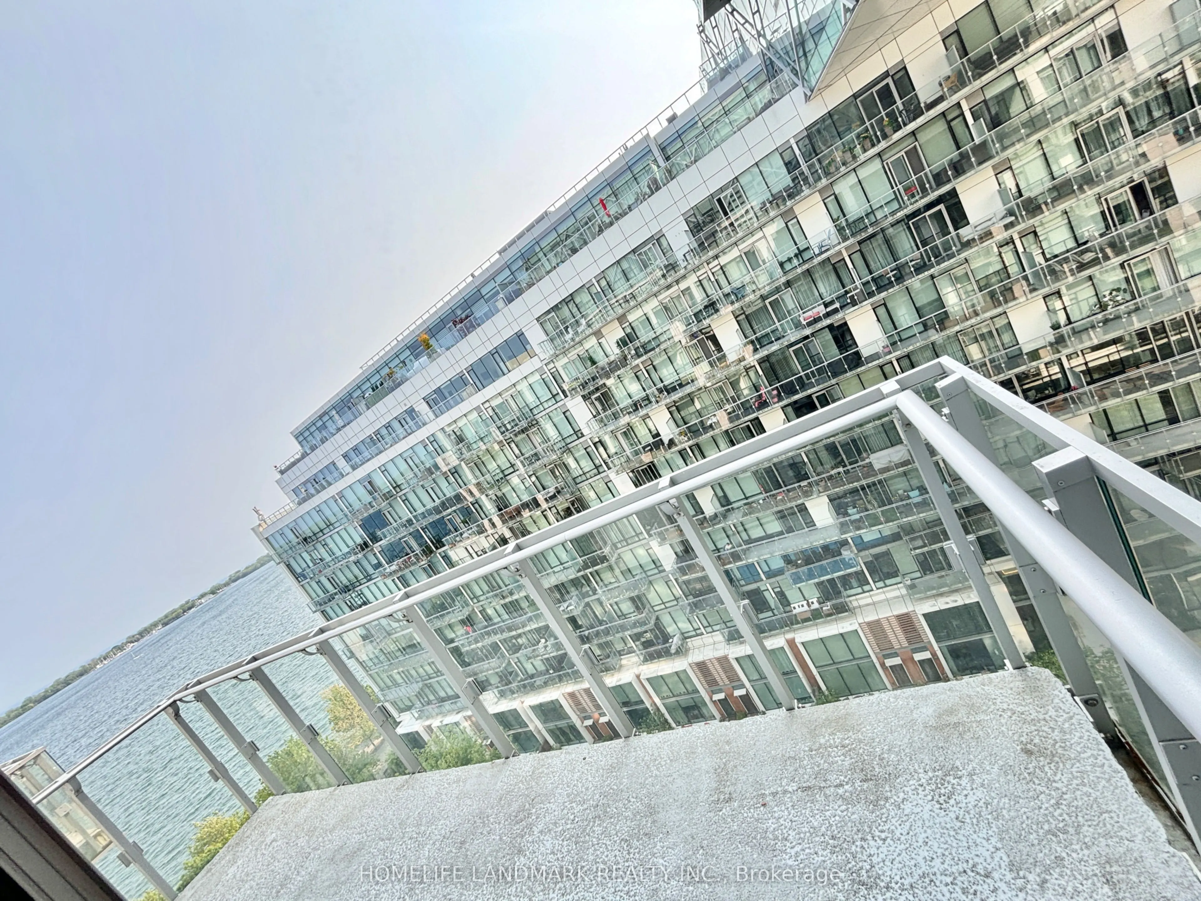 39 Queens Quay E #1029