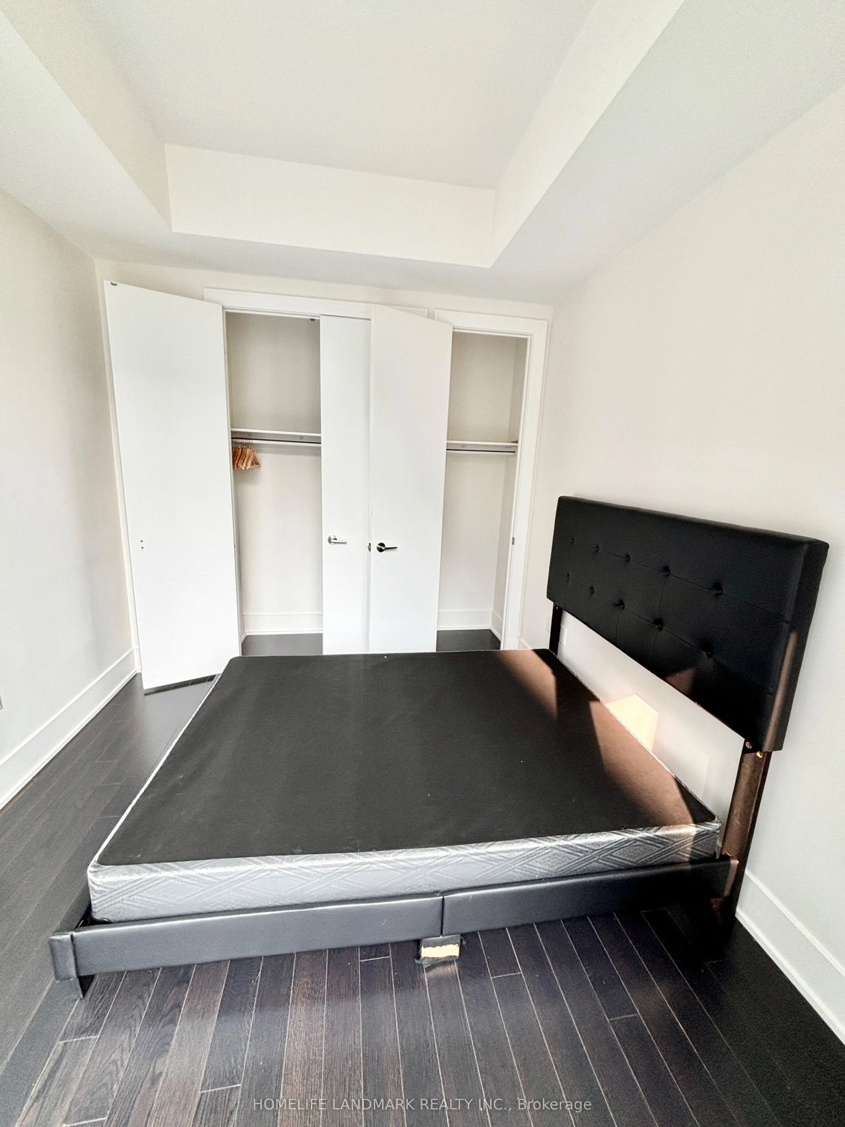 39 Queens Quay E #1029