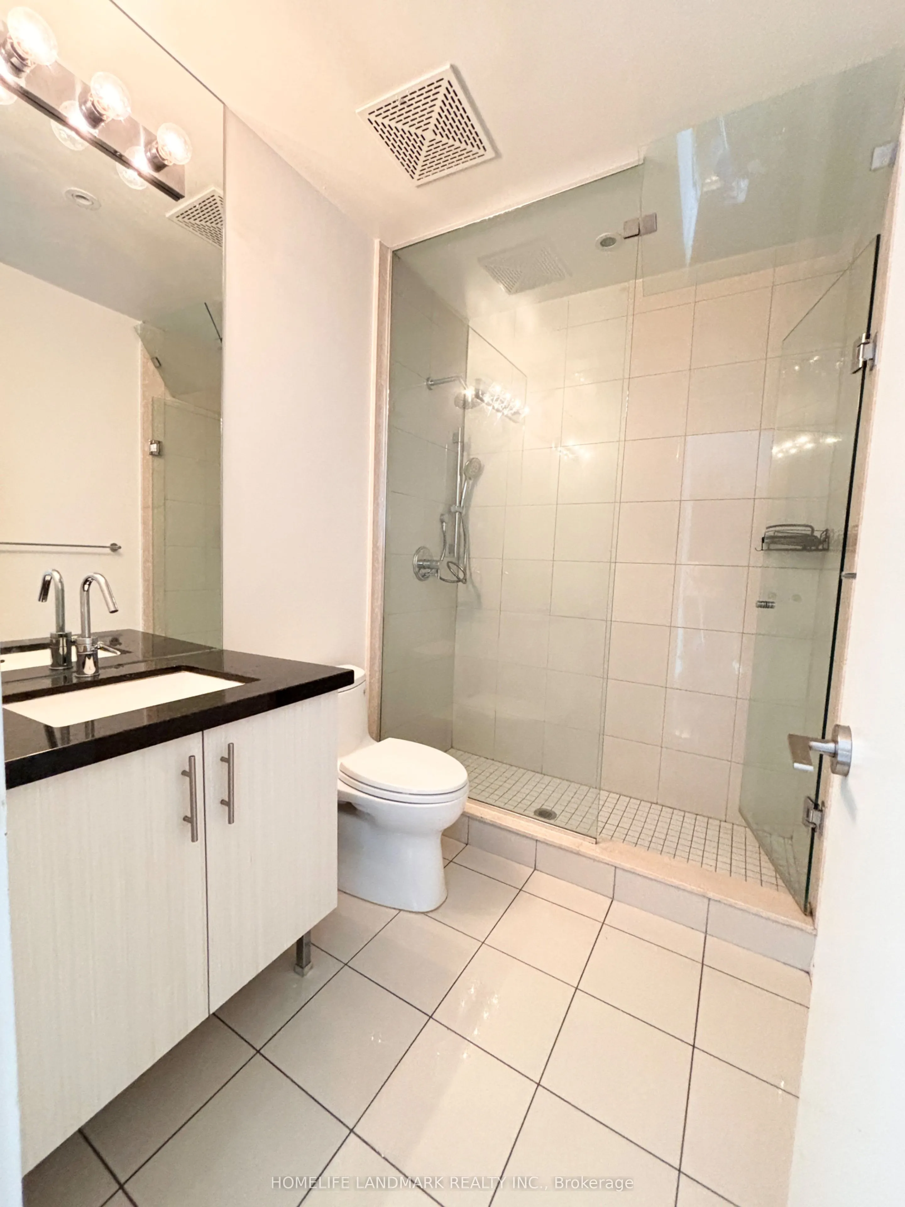 39 Queens Quay E #1029