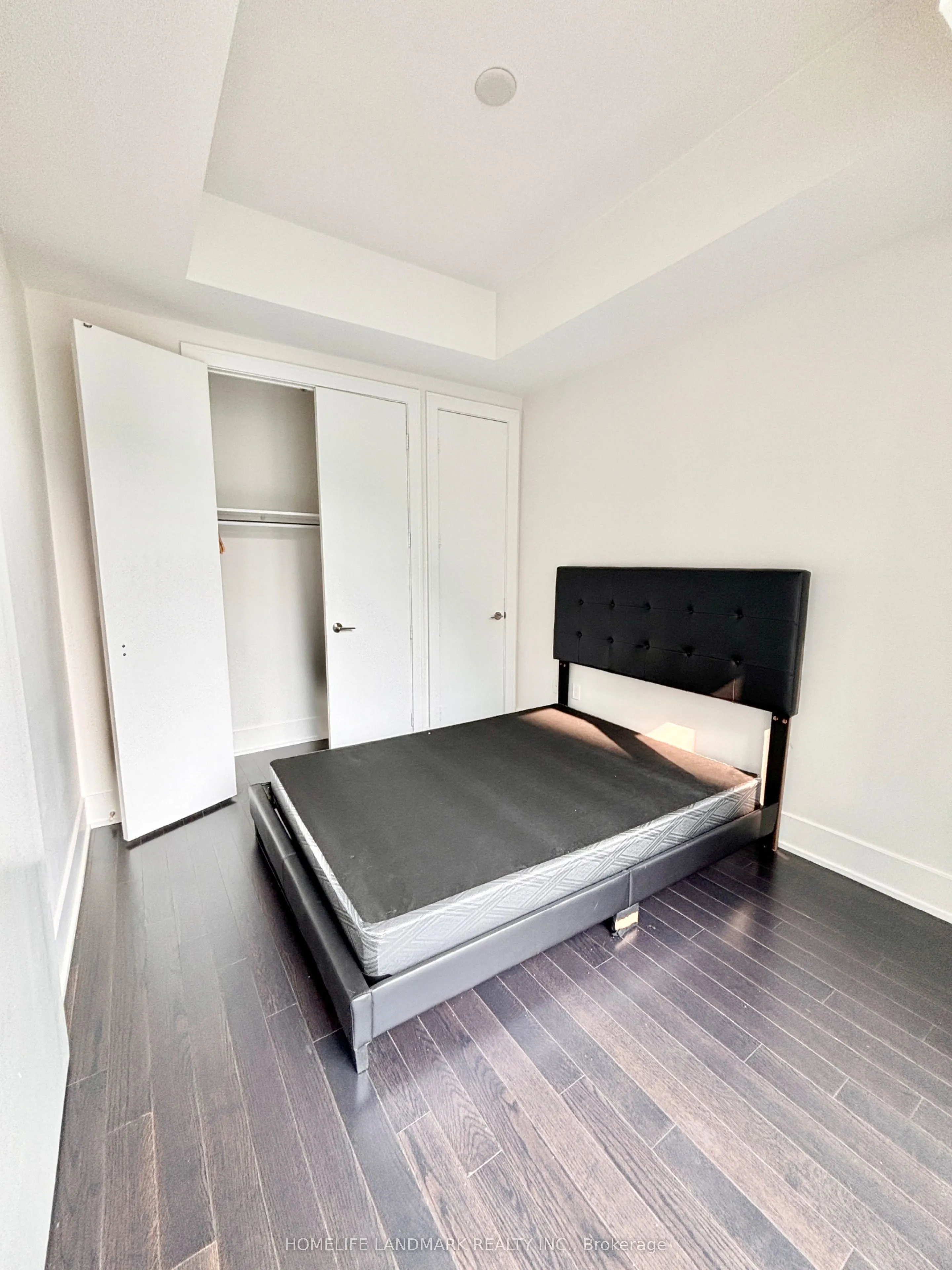 39 Queens Quay E #1029