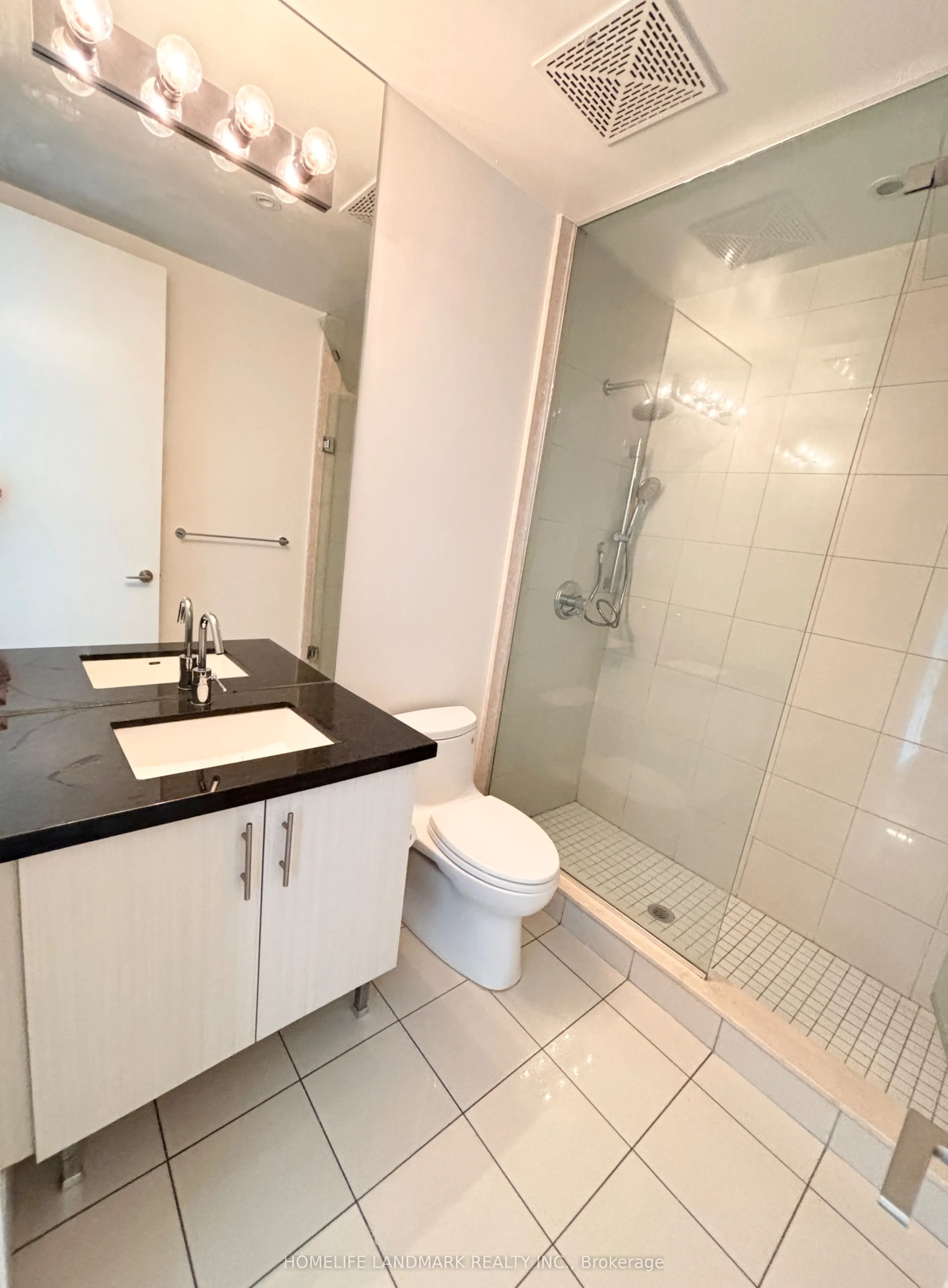39 Queens Quay E #1029