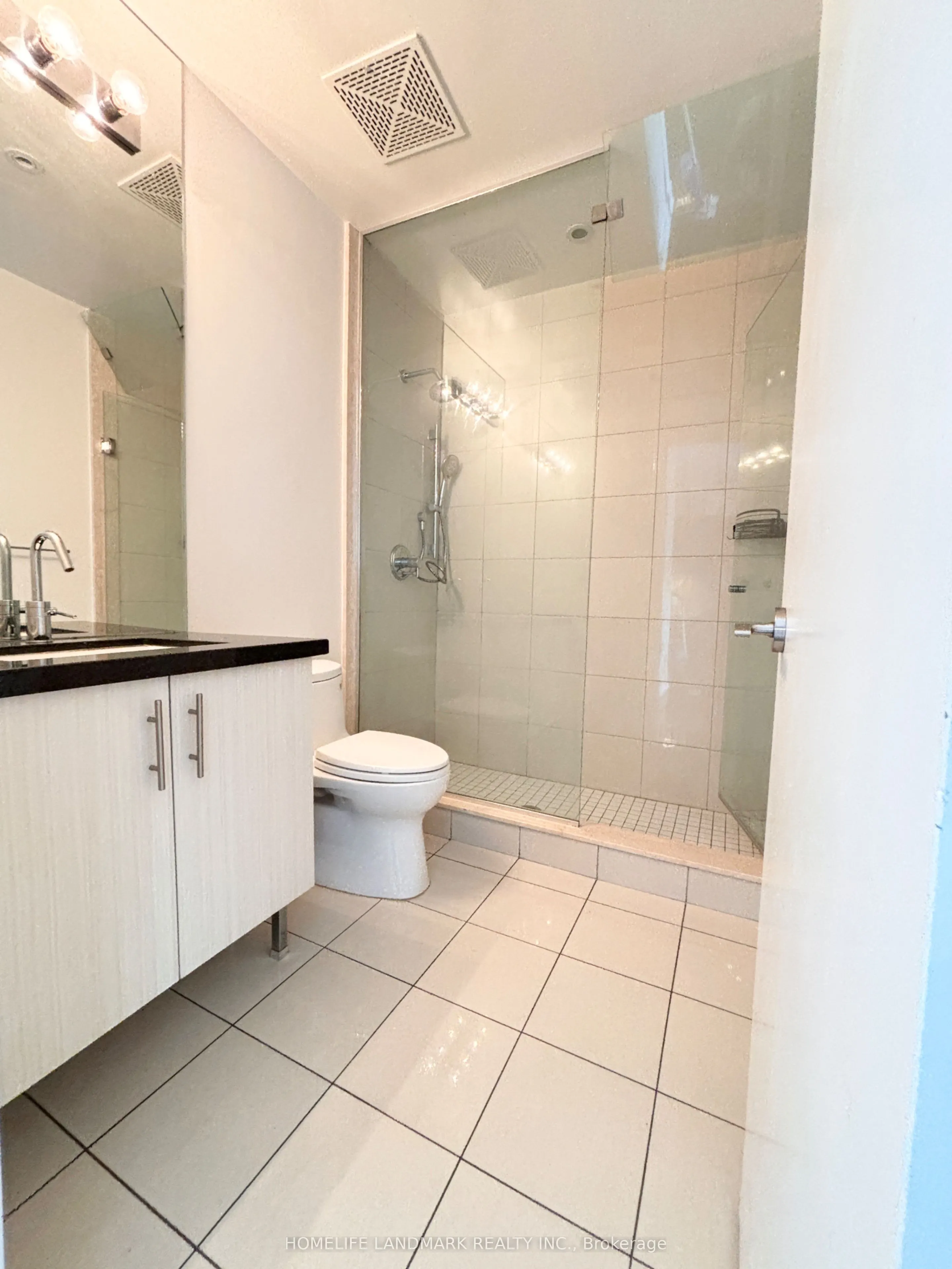 39 Queens Quay E #1029