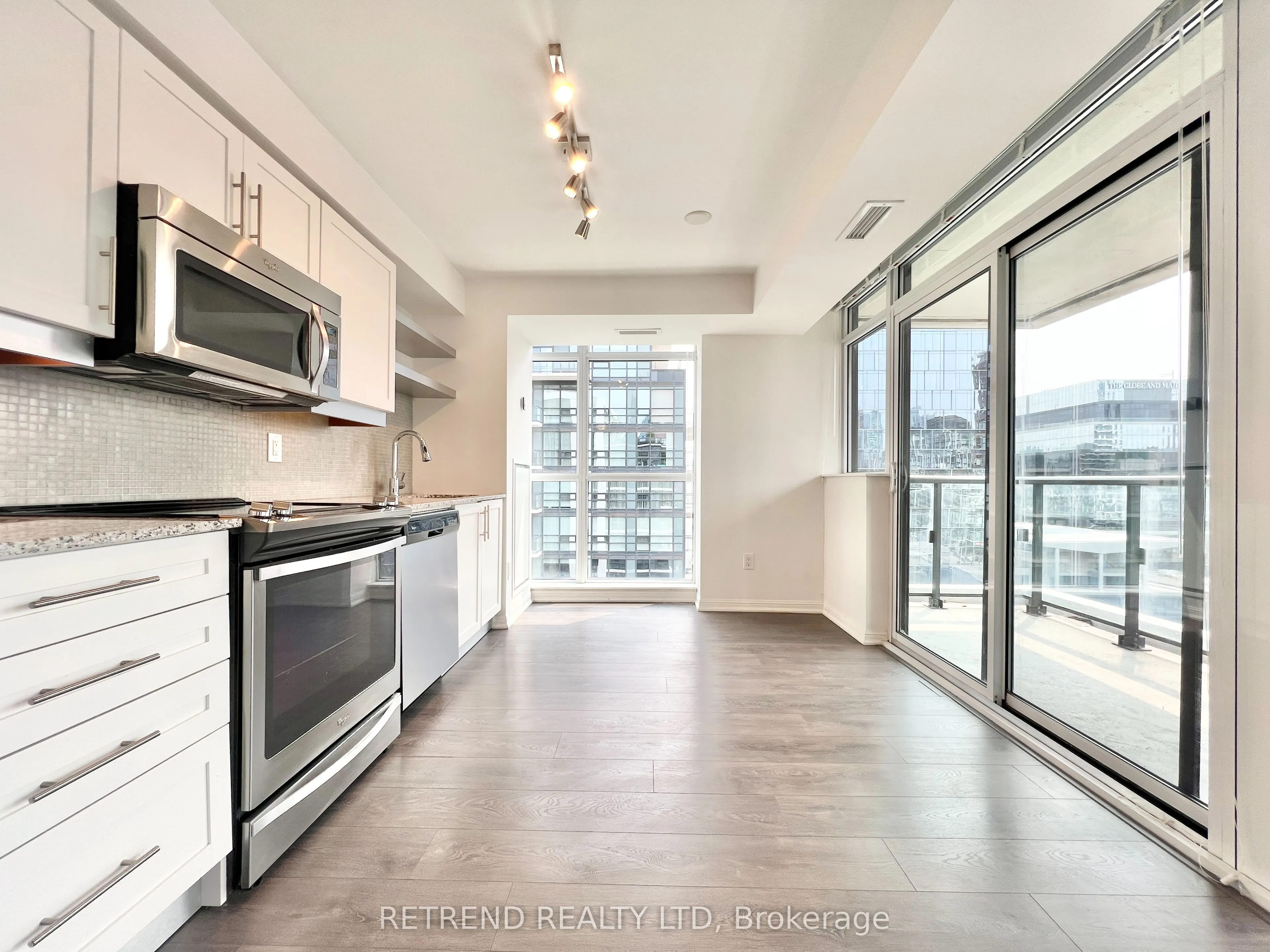 400 Adelaide Street E, #2204
