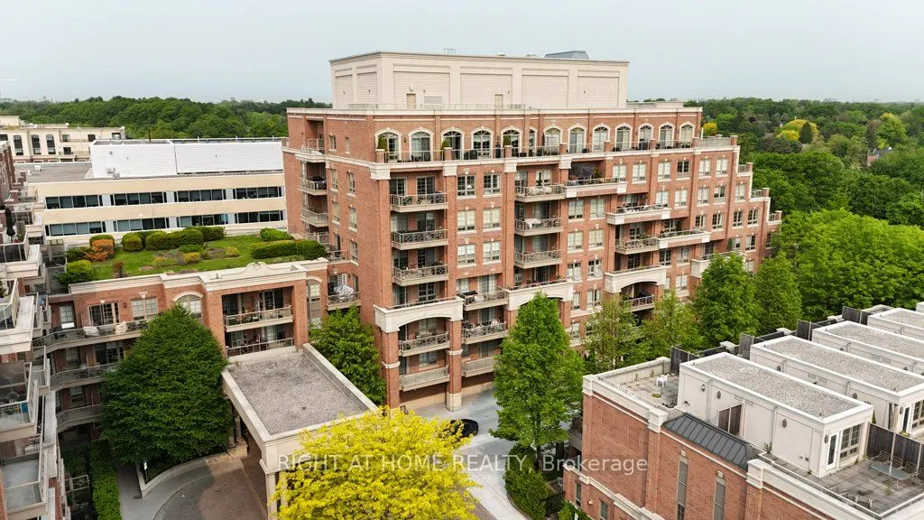 20 Burkebrook Place, #216