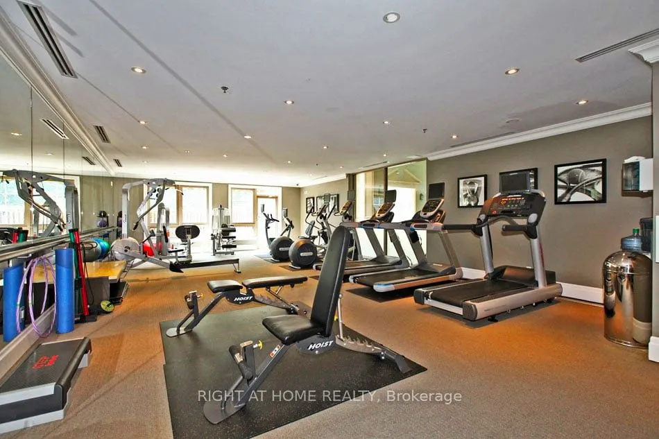 20 Burkebrook Place, #216