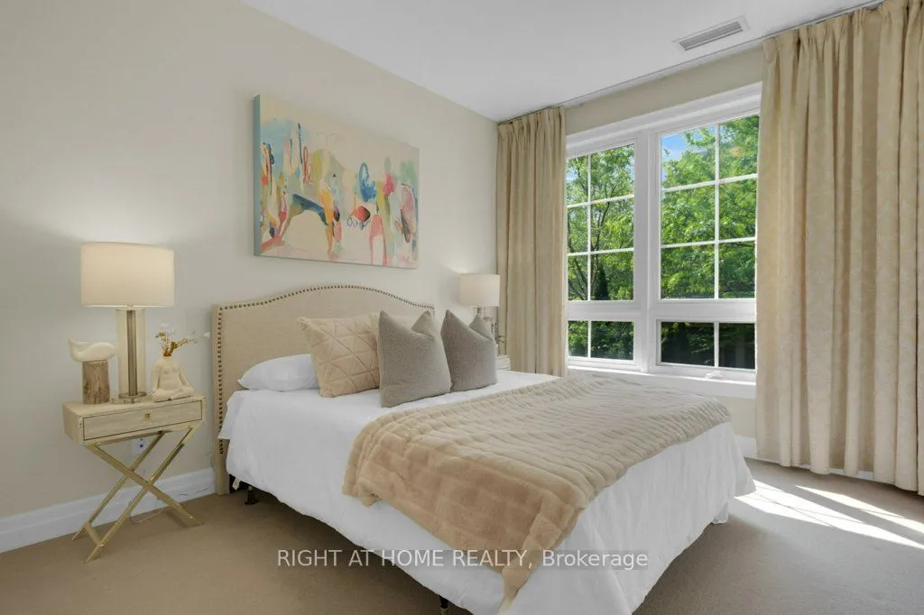 20 Burkebrook Place, #216