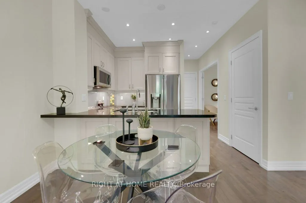 20 Burkebrook Place, #216