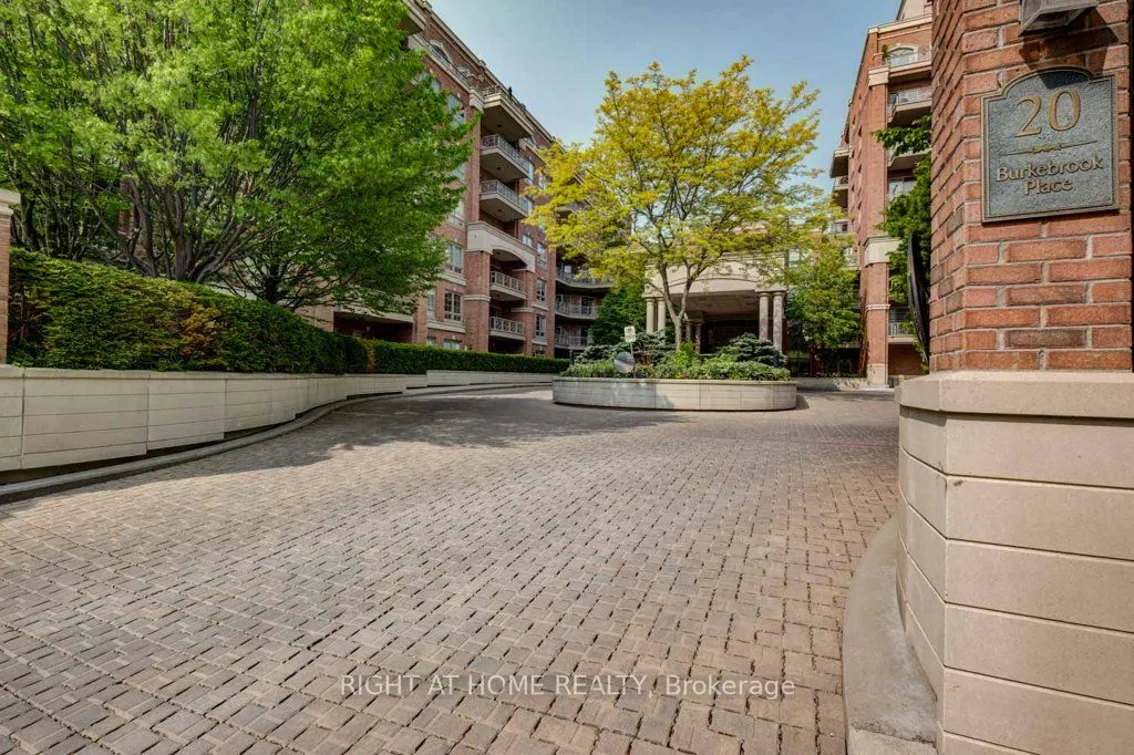 20 Burkebrook Place, #216