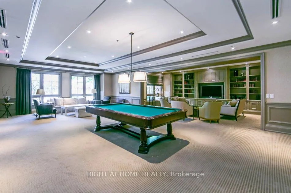 20 Burkebrook Place, #216