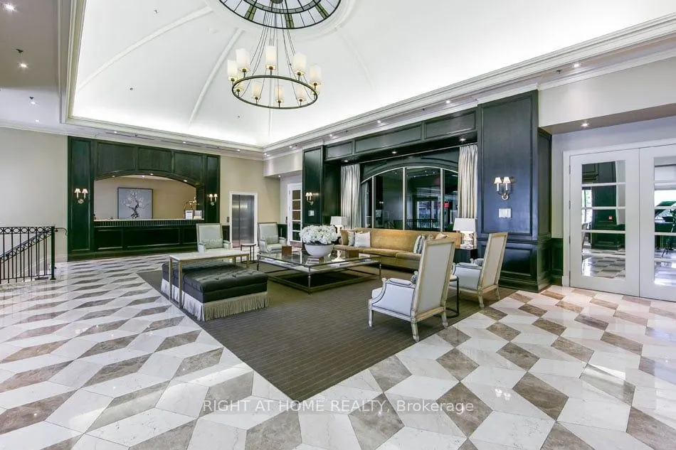 20 Burkebrook Place, #216