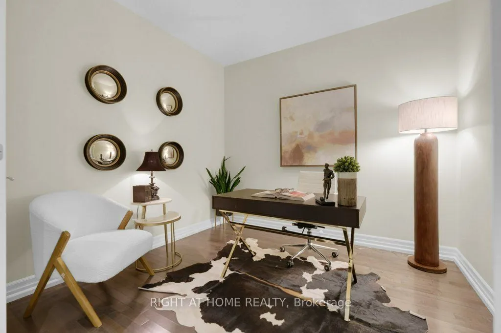 20 Burkebrook Place, #216