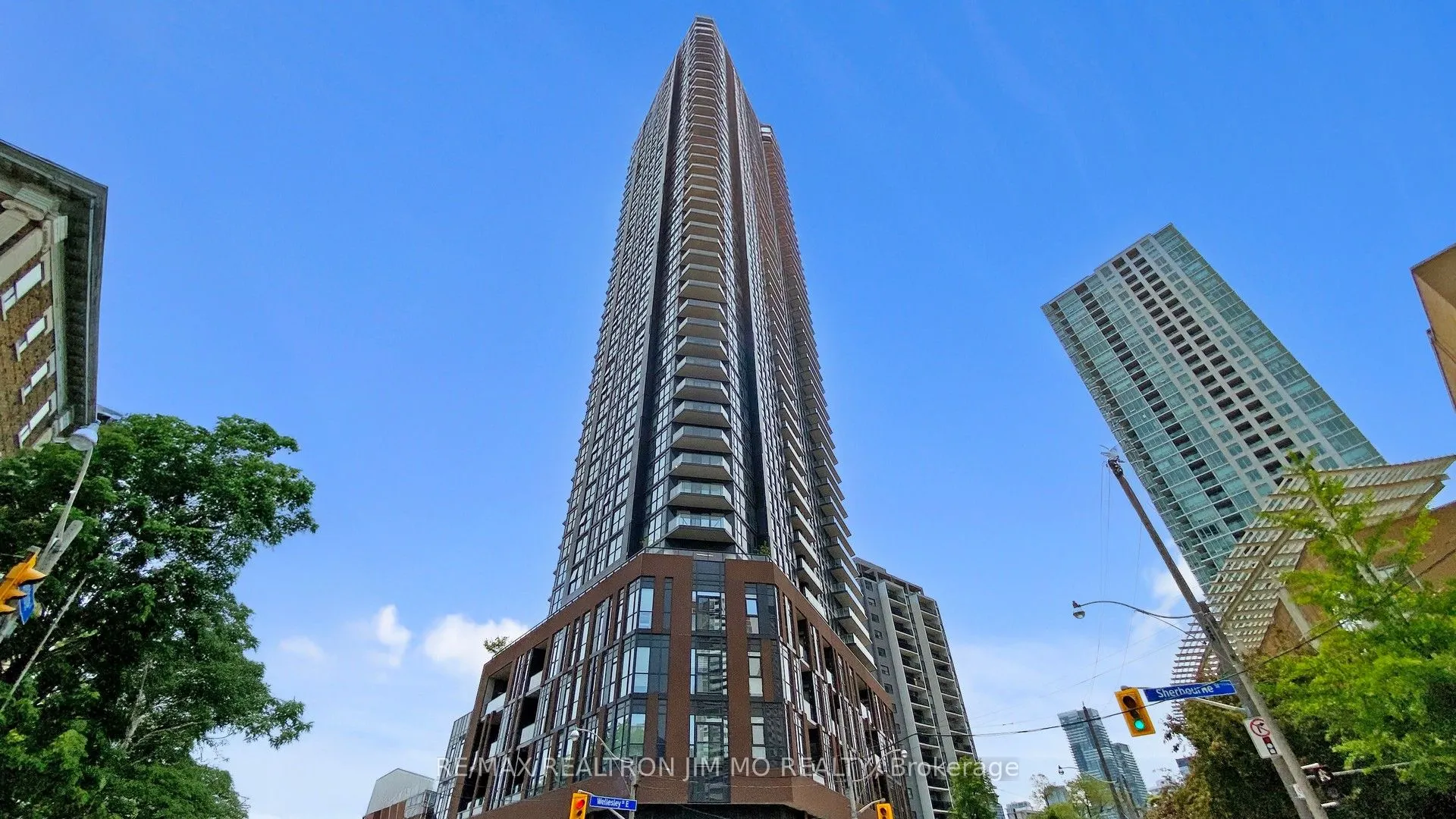159 Wellesley Street E, #401