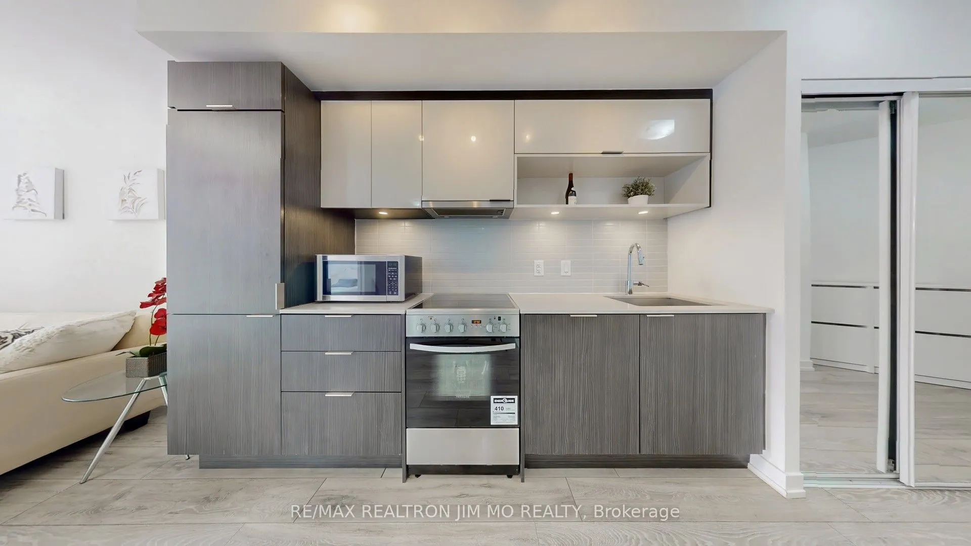 159 Wellesley Street E, #401