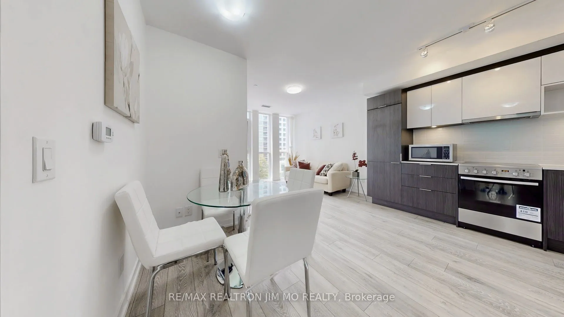 159 Wellesley Street E, #401