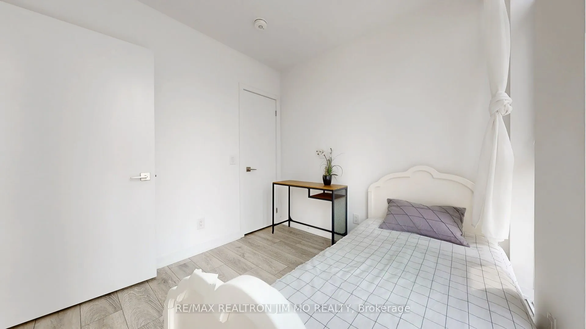 159 Wellesley Street E, #401
