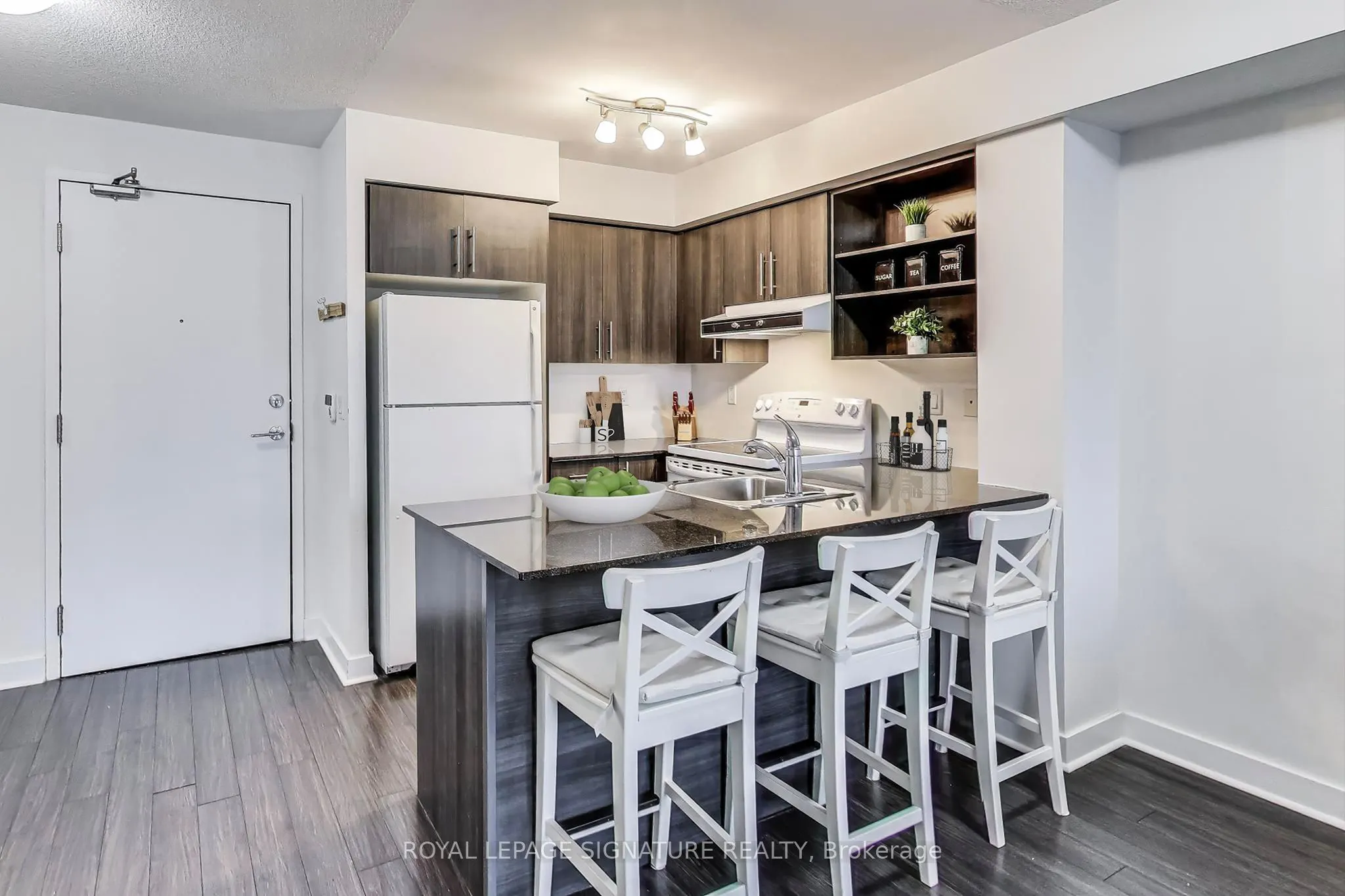 120 Dallimore Circle, #621