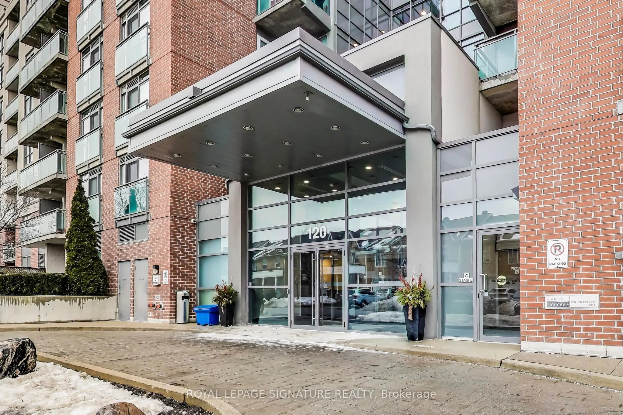 120 Dallimore Circle, #621