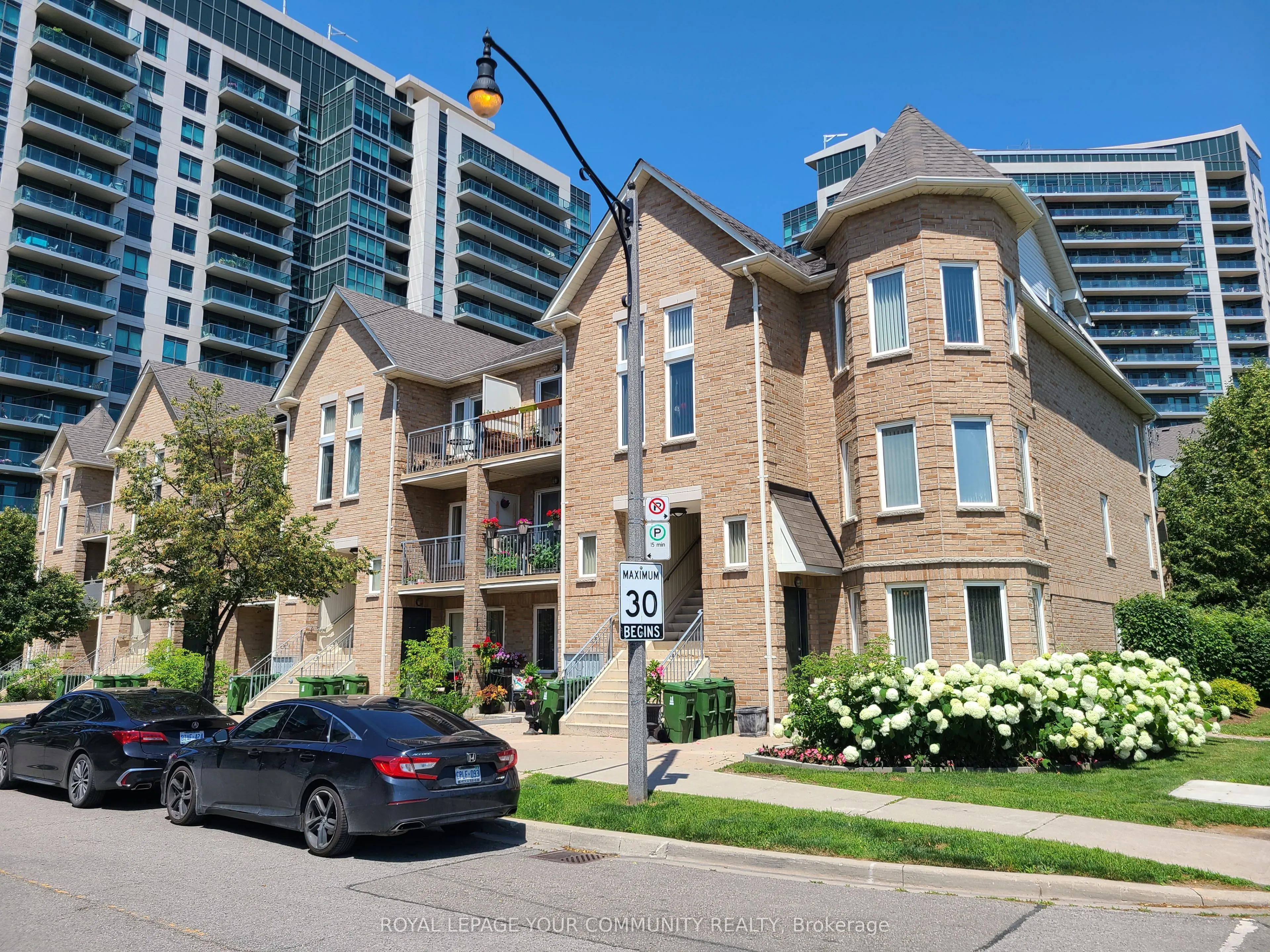 130 Vanderhoof Avenue, #101