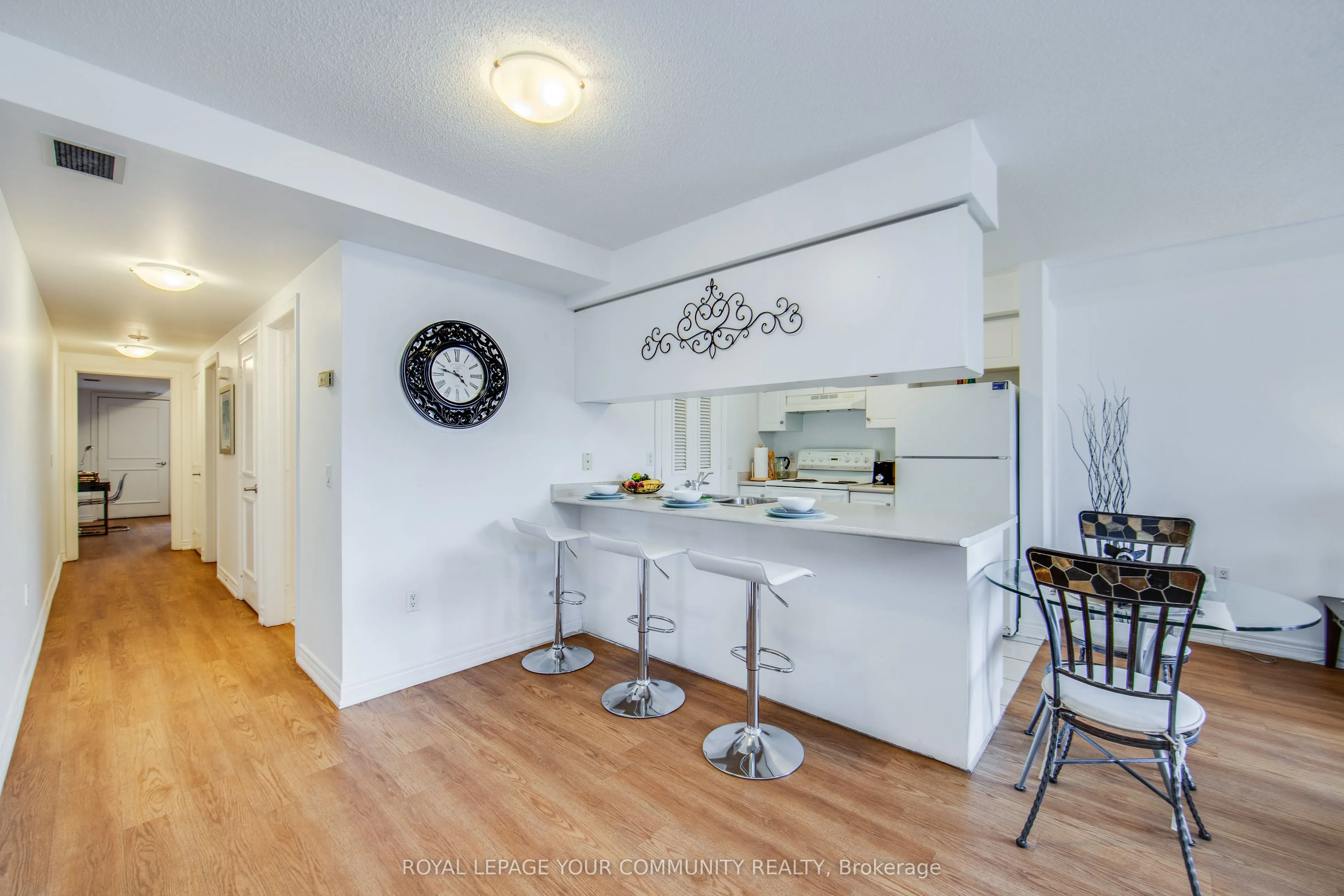 130 Vanderhoof Avenue, #101