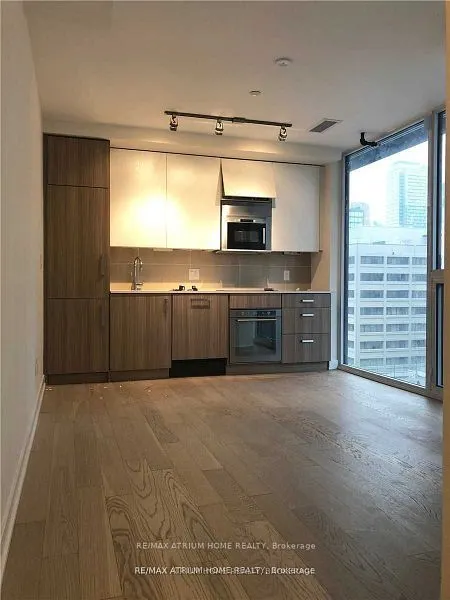 17 Dundonald Street, #801