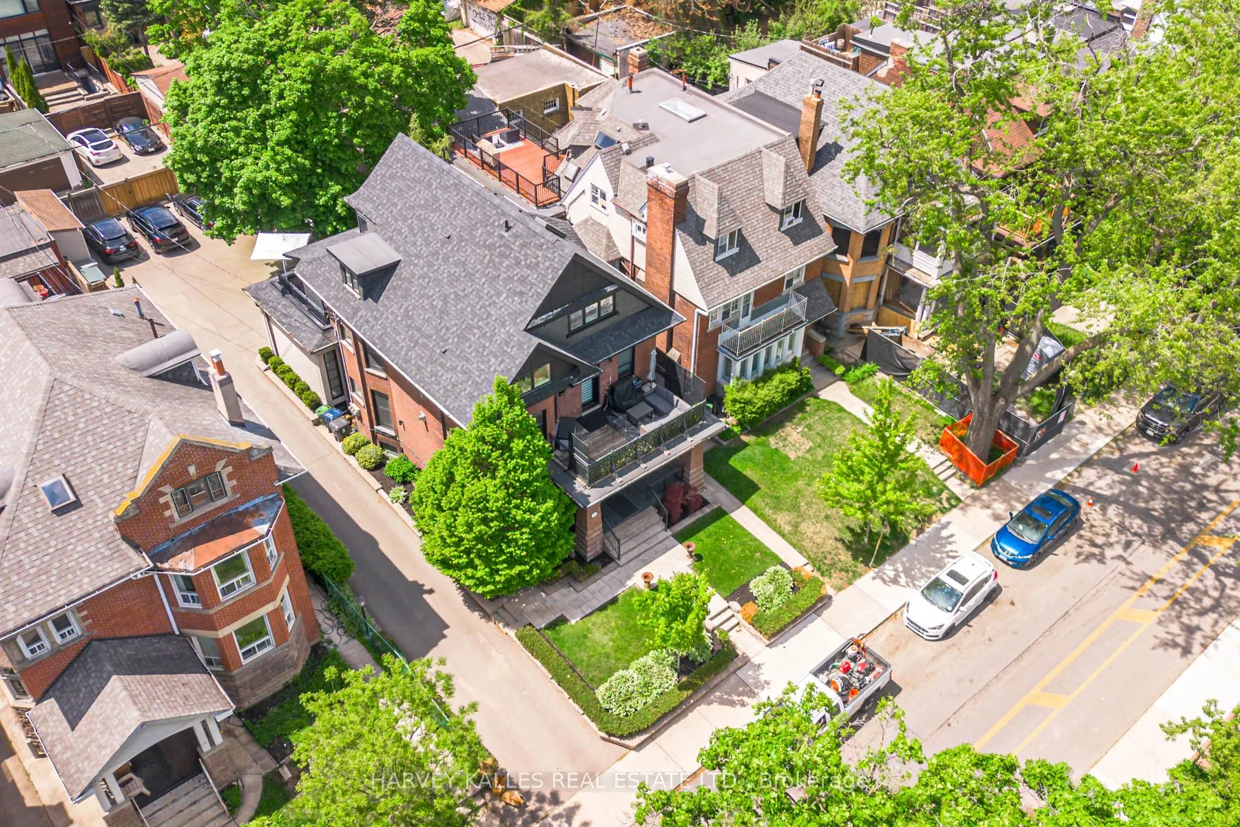 386 Palmerston Boulevard