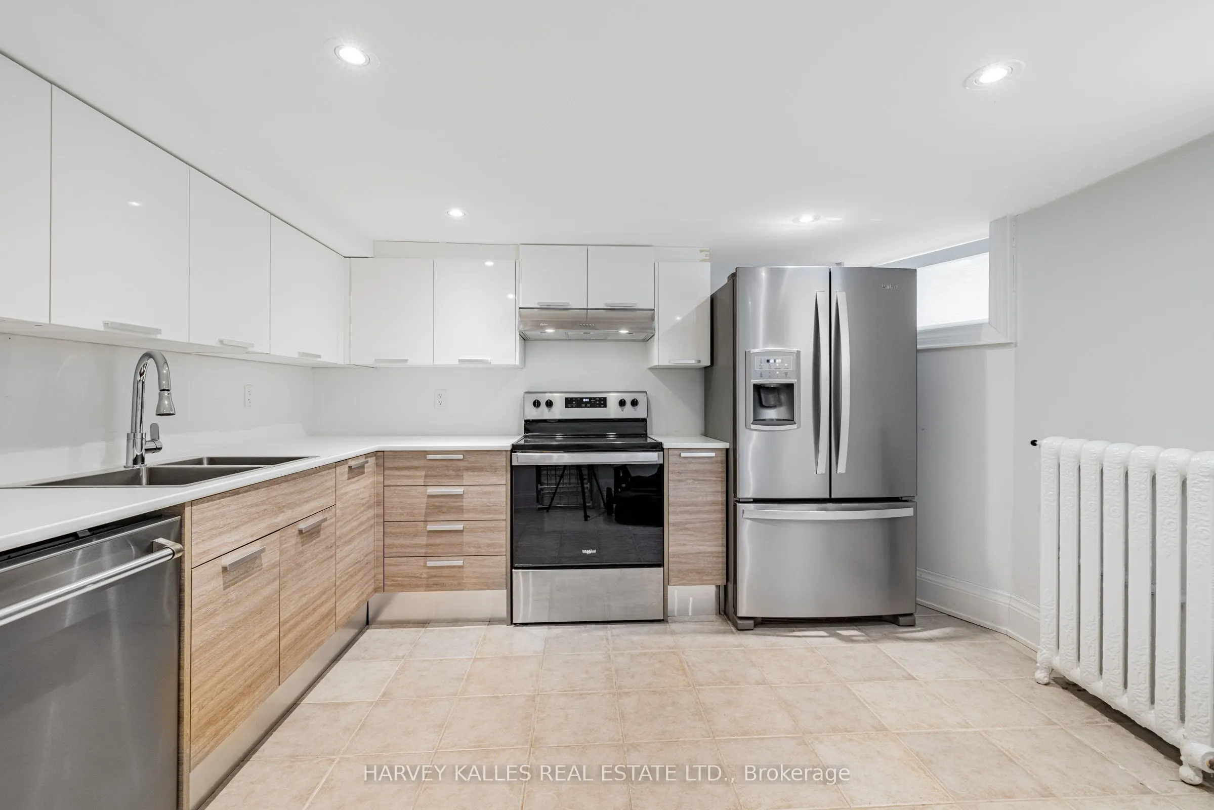 386 Palmerston Boulevard