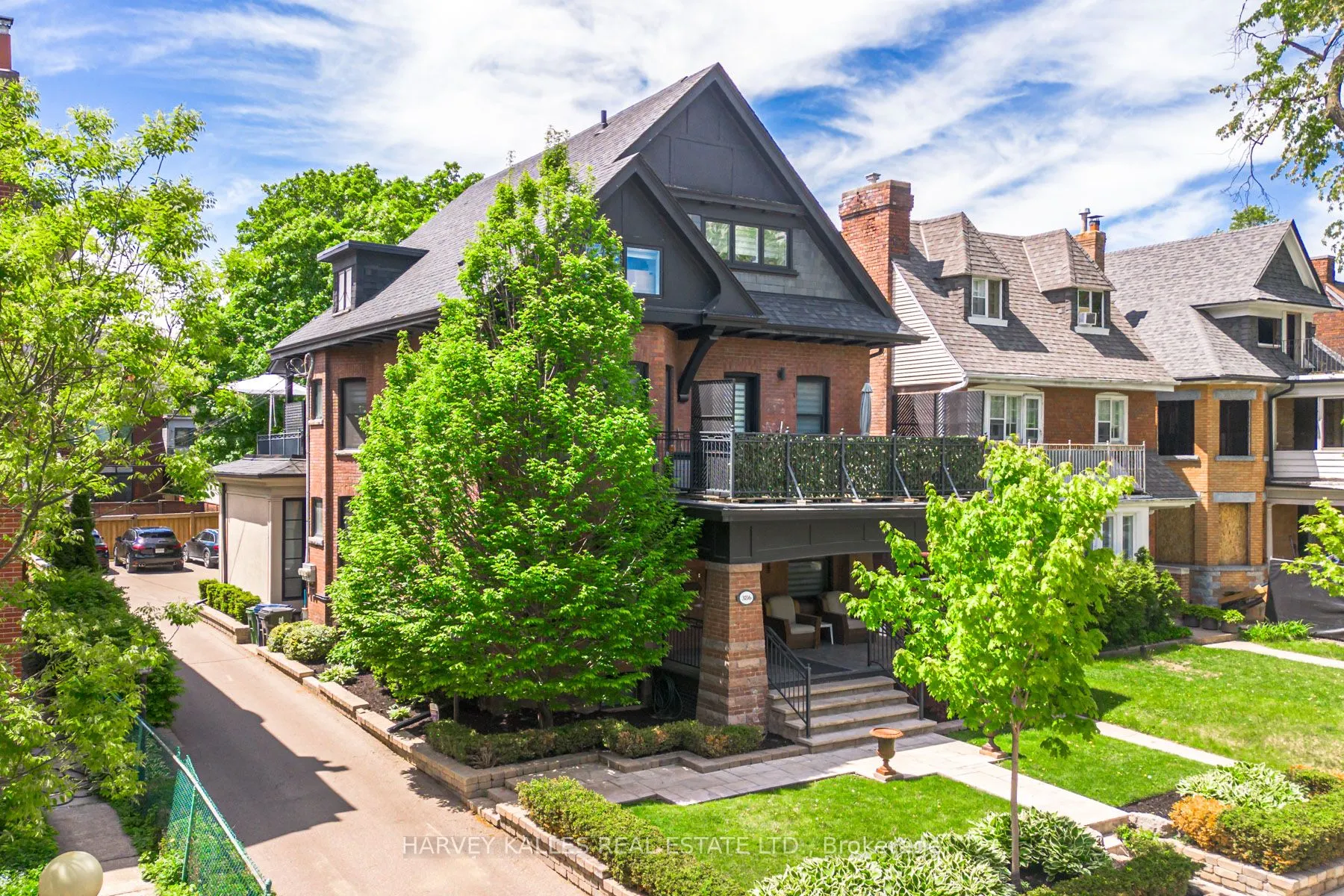 386 Palmerston Boulevard