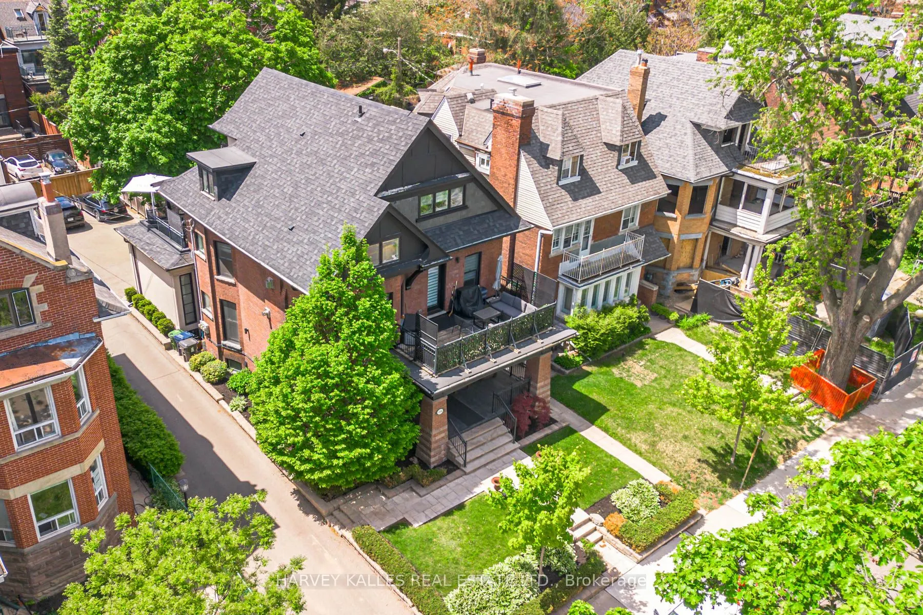 386 Palmerston Boulevard