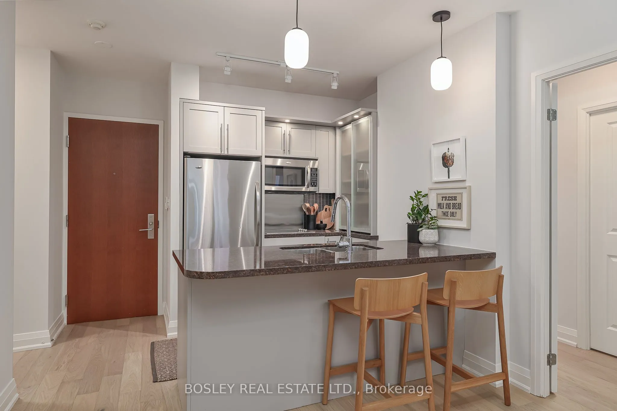 1430 Yonge Street, #201
