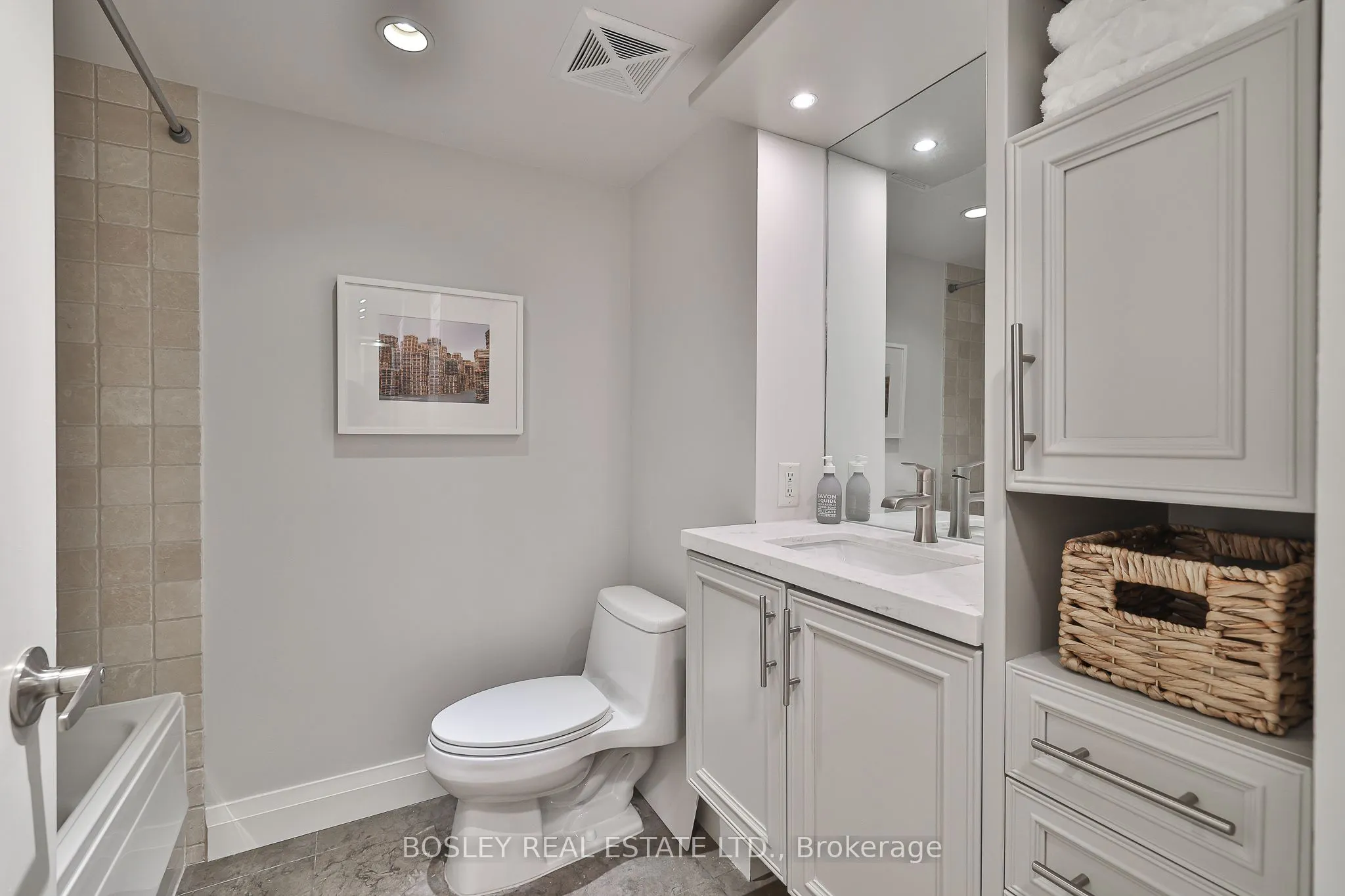 1430 Yonge Street, #201