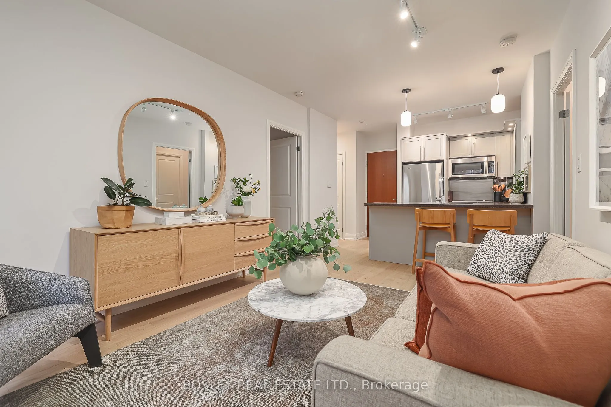 1430 Yonge Street, #201