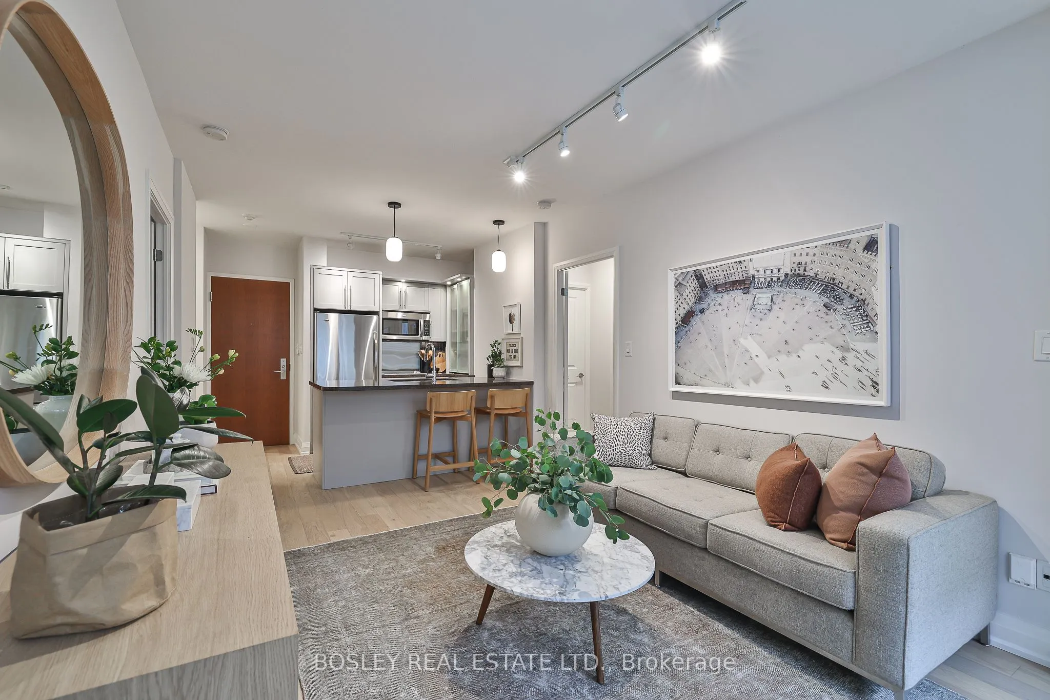 1430 Yonge Street, #201