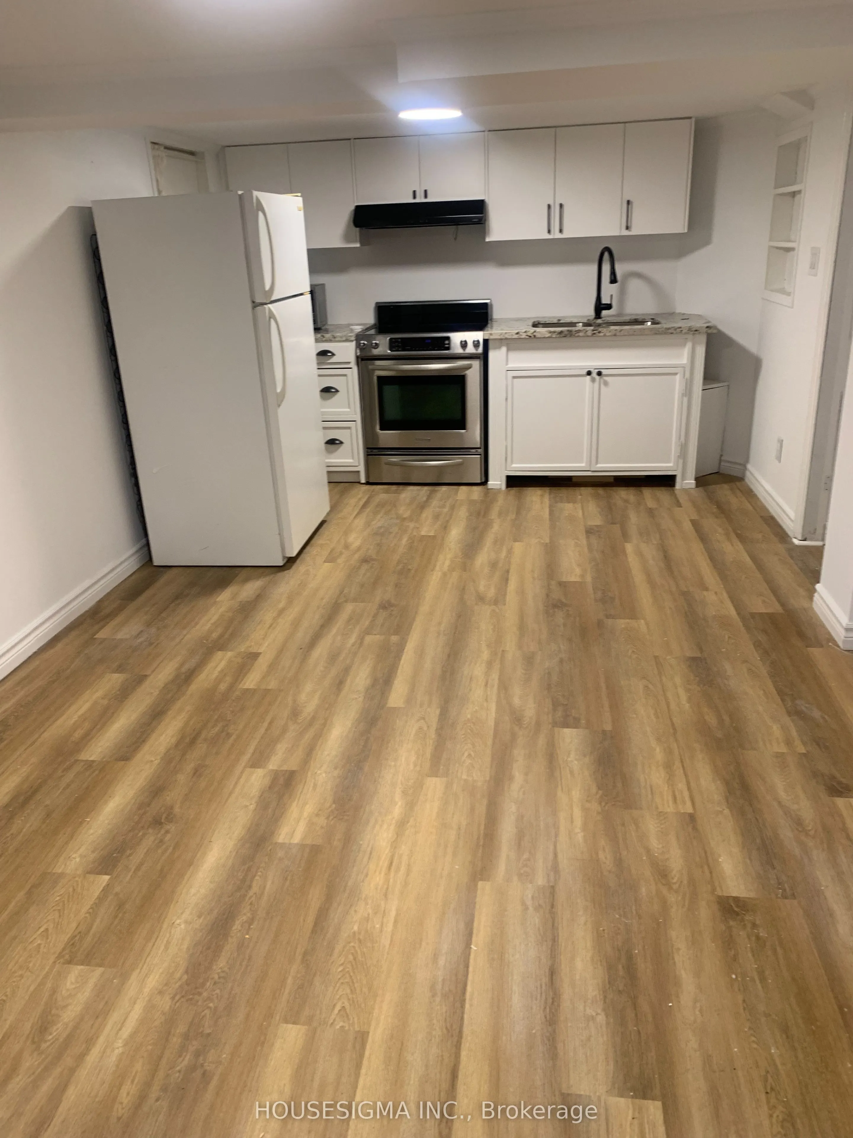 324 Lawrence Avenue W, #Basement