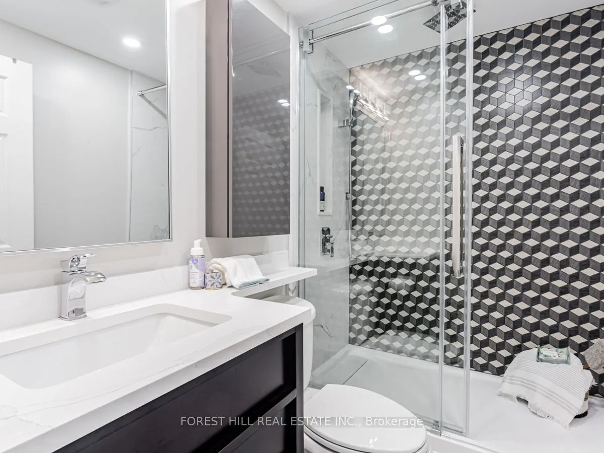 15 Mcmurrich Street, #201