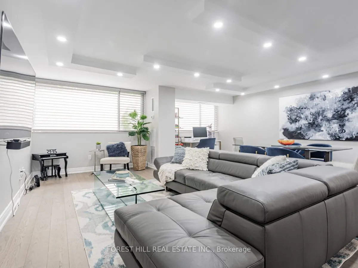 15 Mcmurrich Street, #201