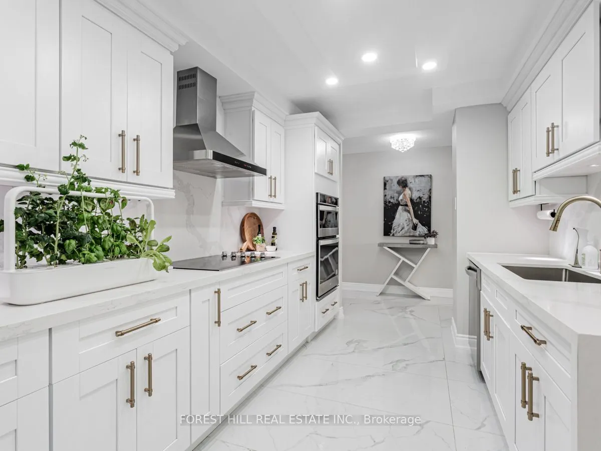15 Mcmurrich Street, #201