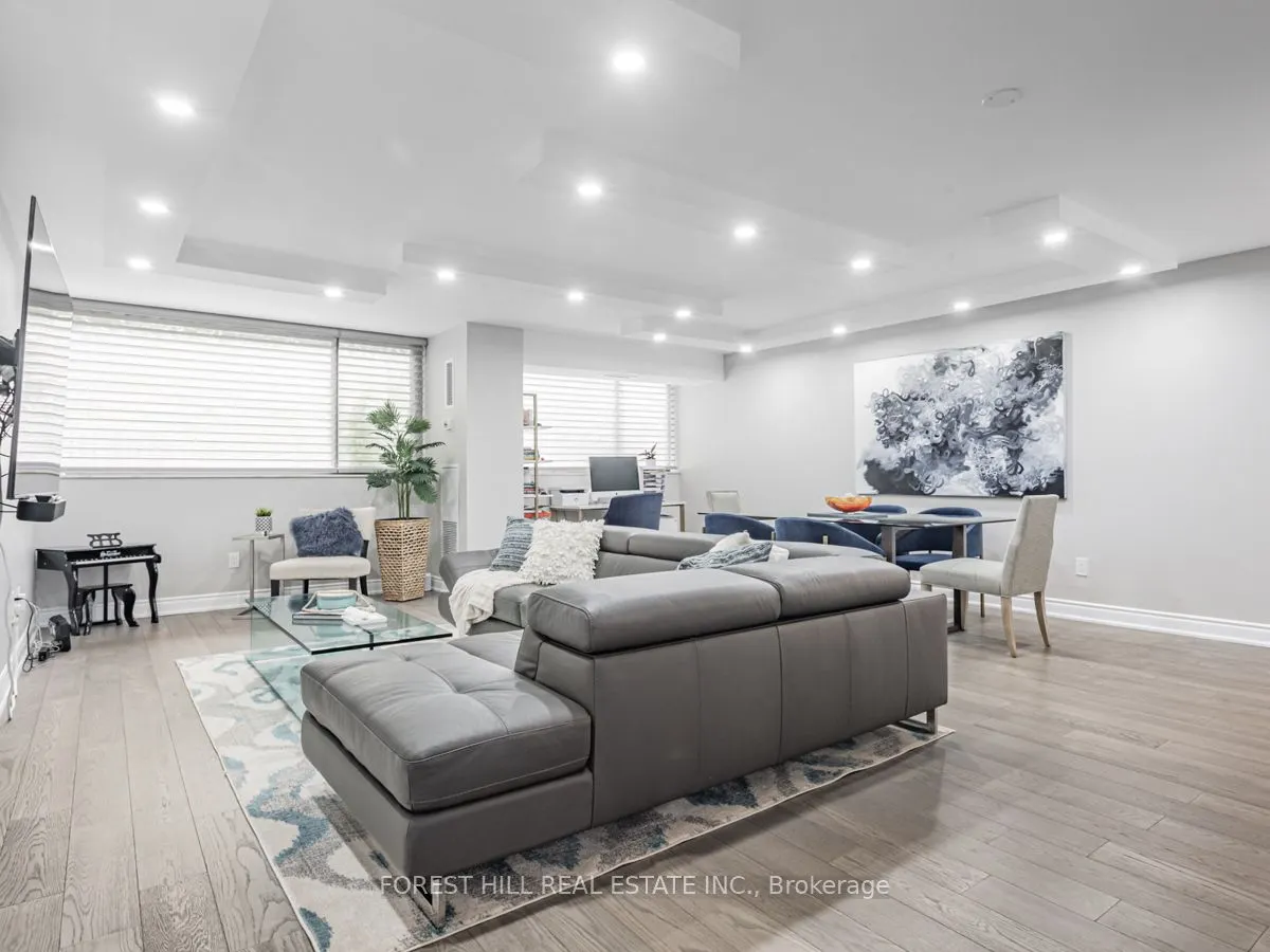 15 Mcmurrich Street, #201