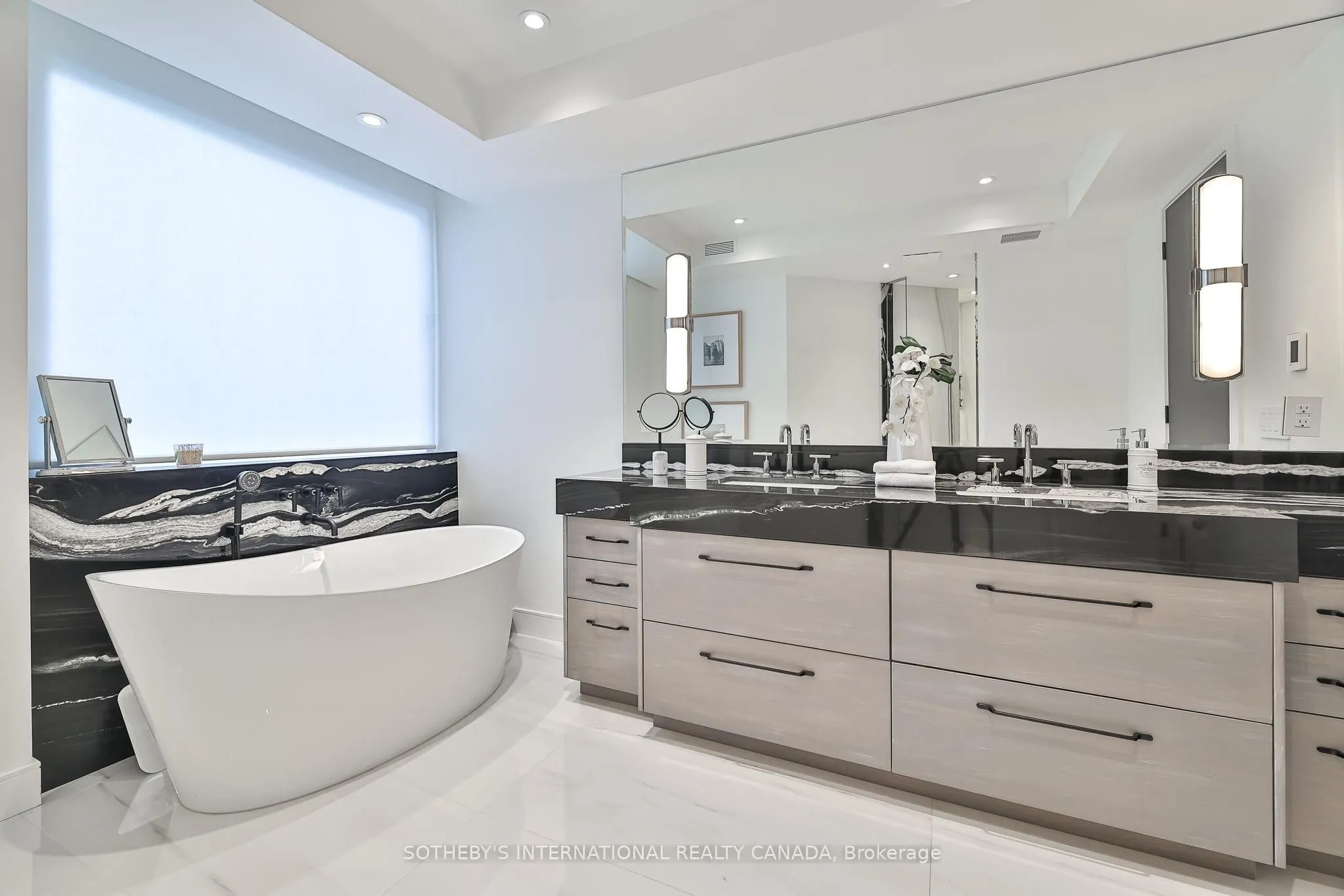 342 Spadina Road, #405
