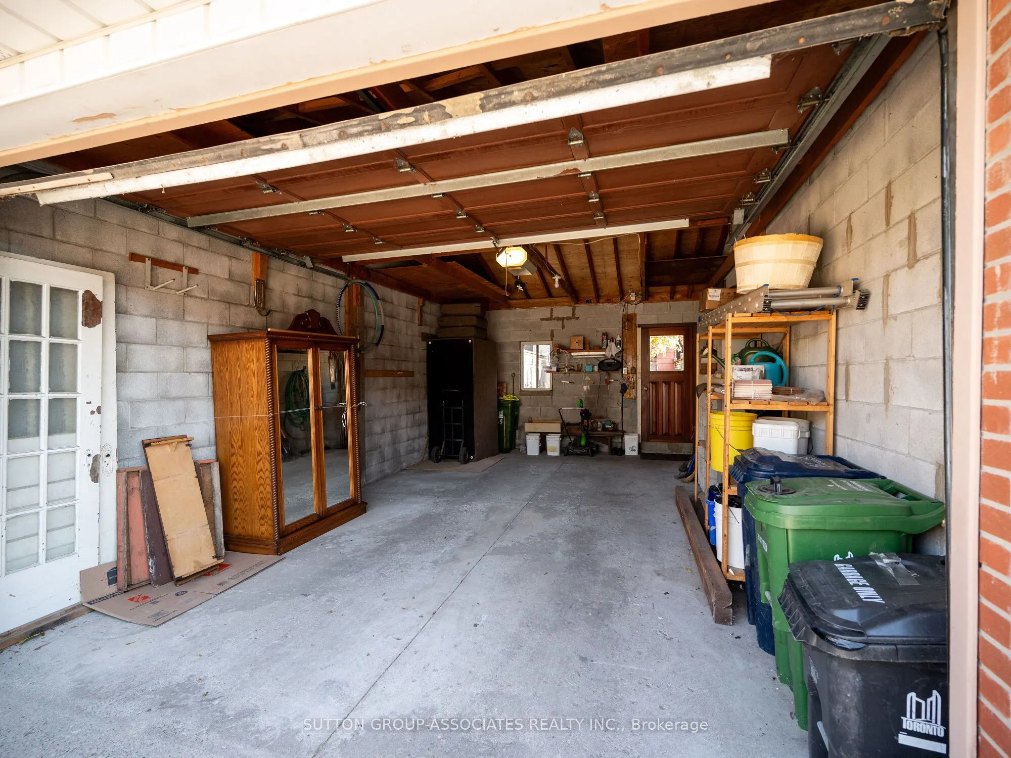 696 Crawford Street