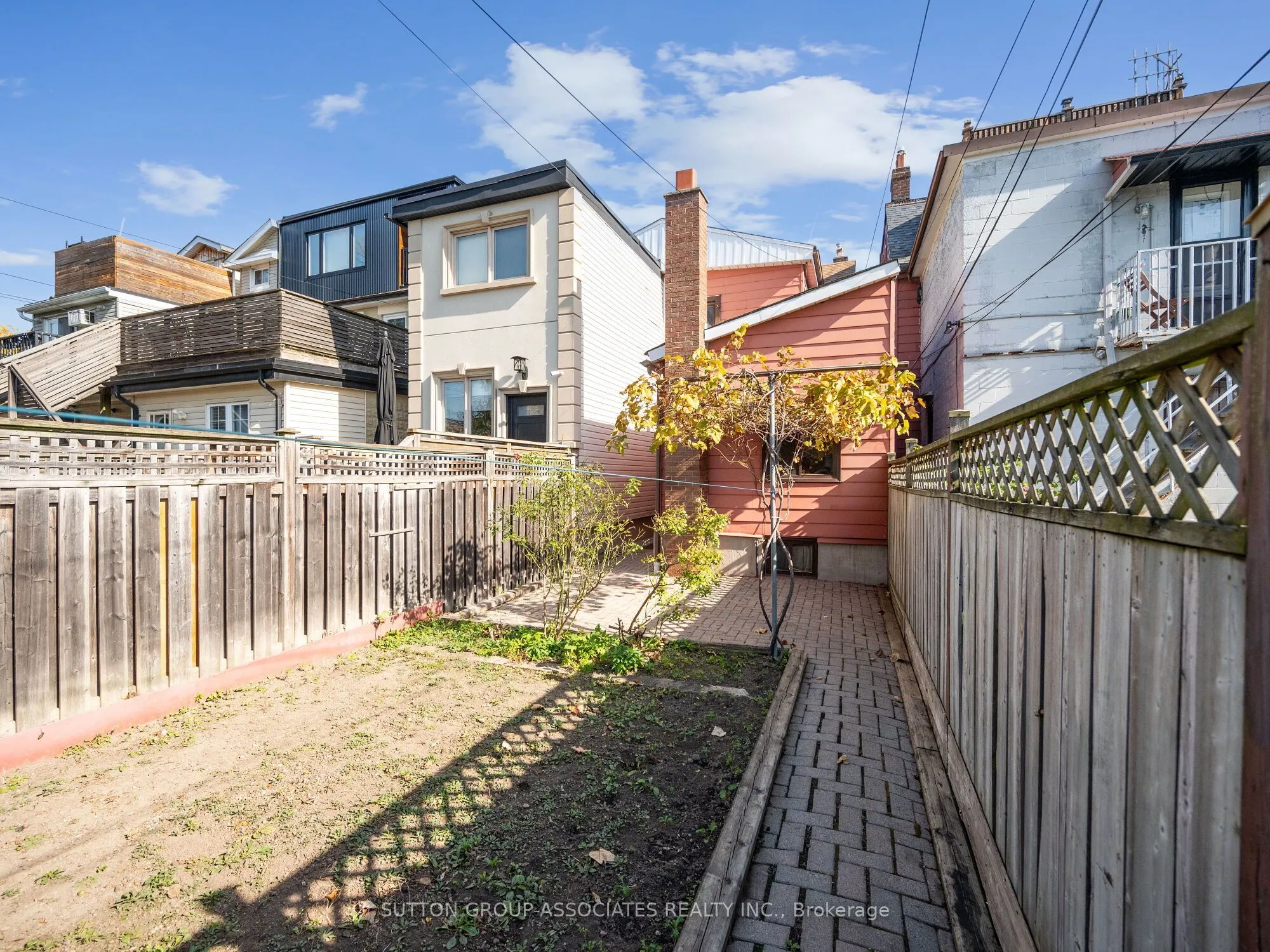 696 Crawford Street