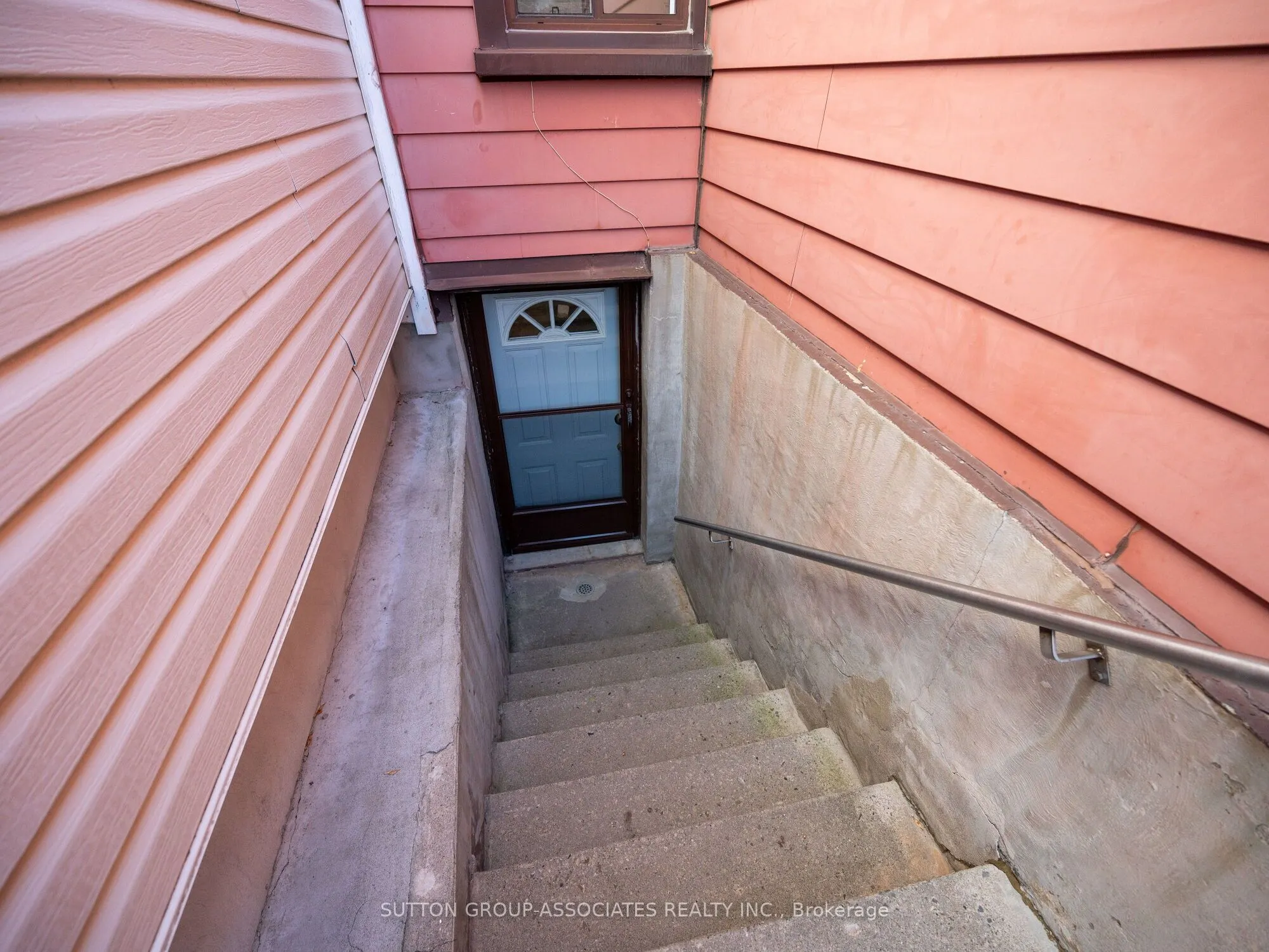 696 Crawford Street