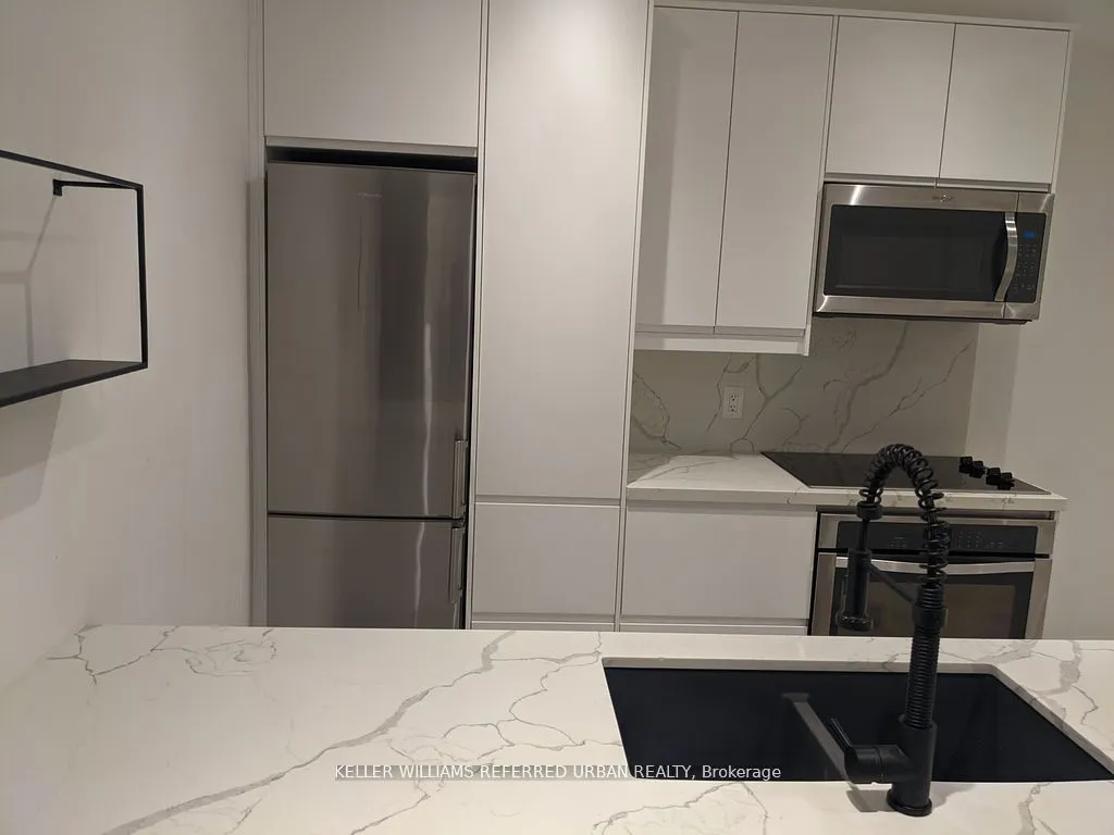 3000 Bathurst Street #110