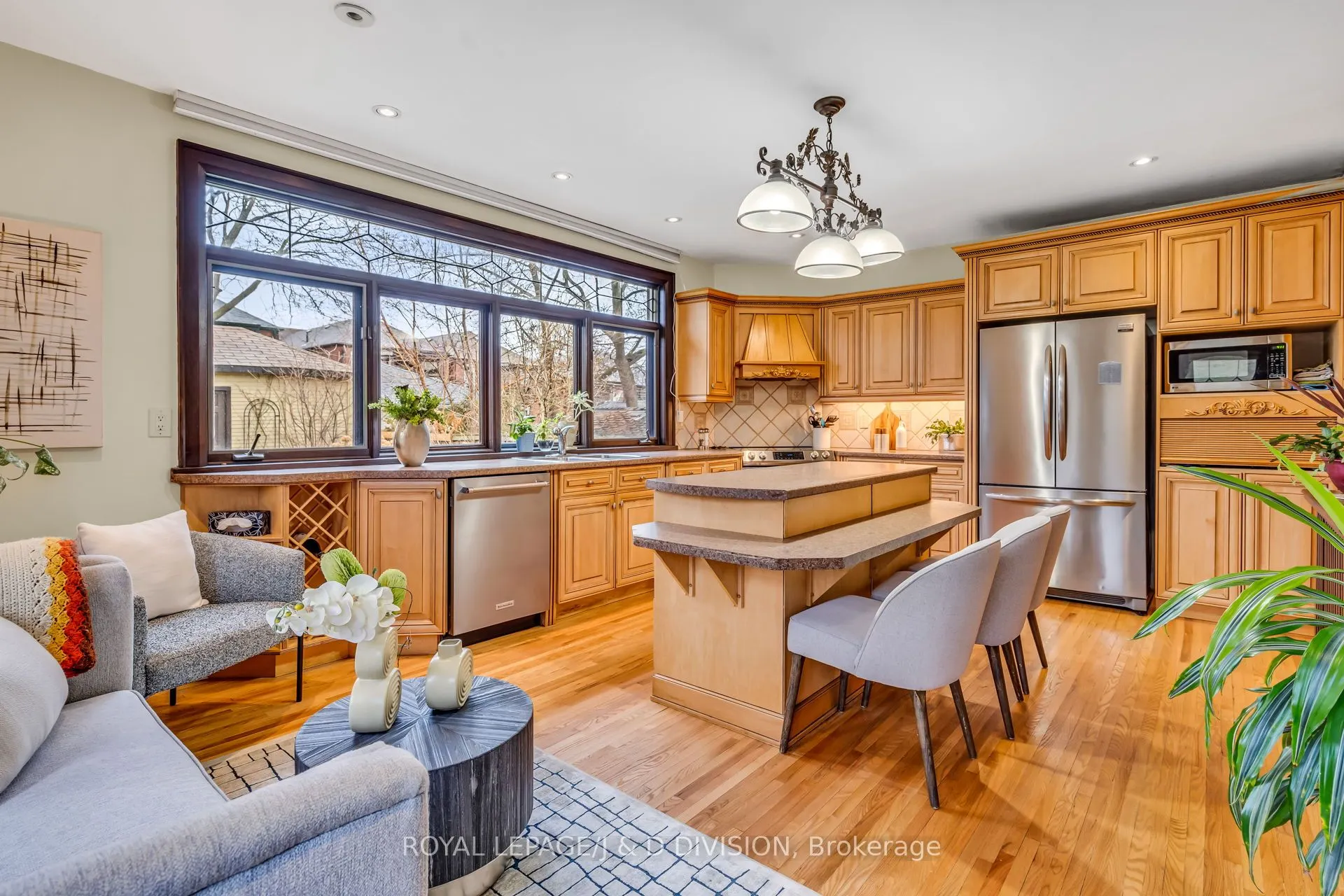 77 College View Avenue